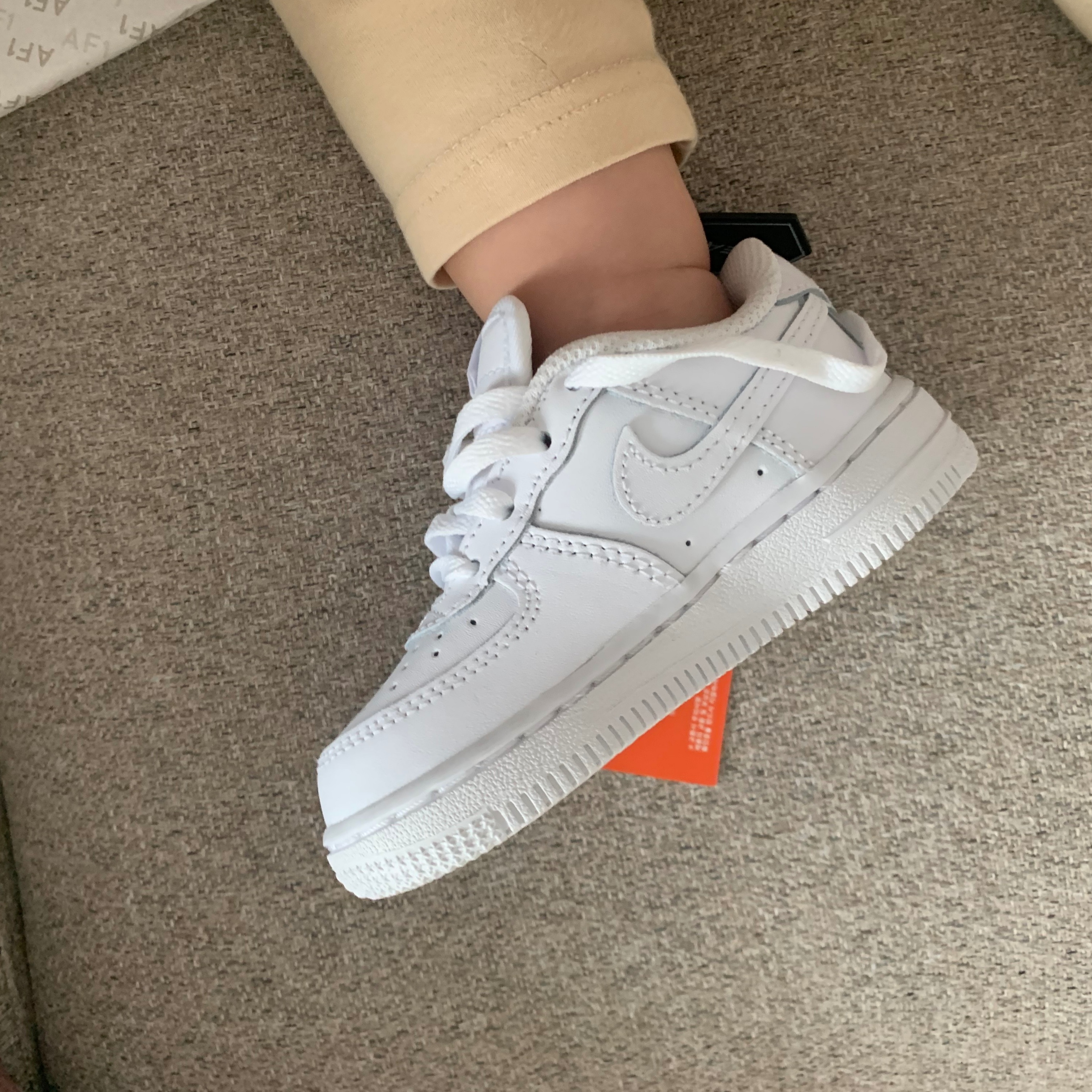 (TD) Nike Force 1 LE White 착용 스타일 - 2