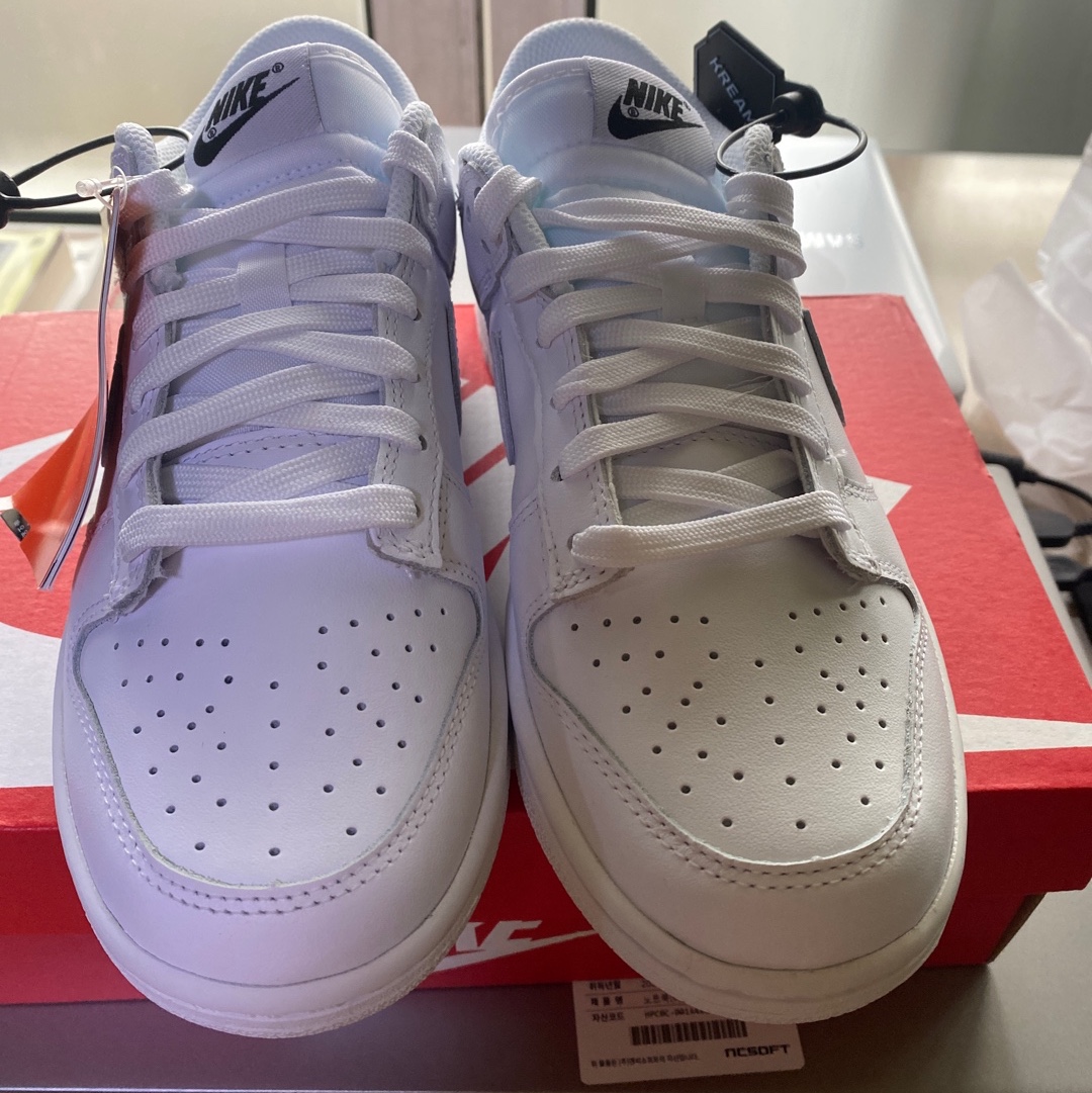 (W) Nike Dunk Low Triple White 착용 스타일