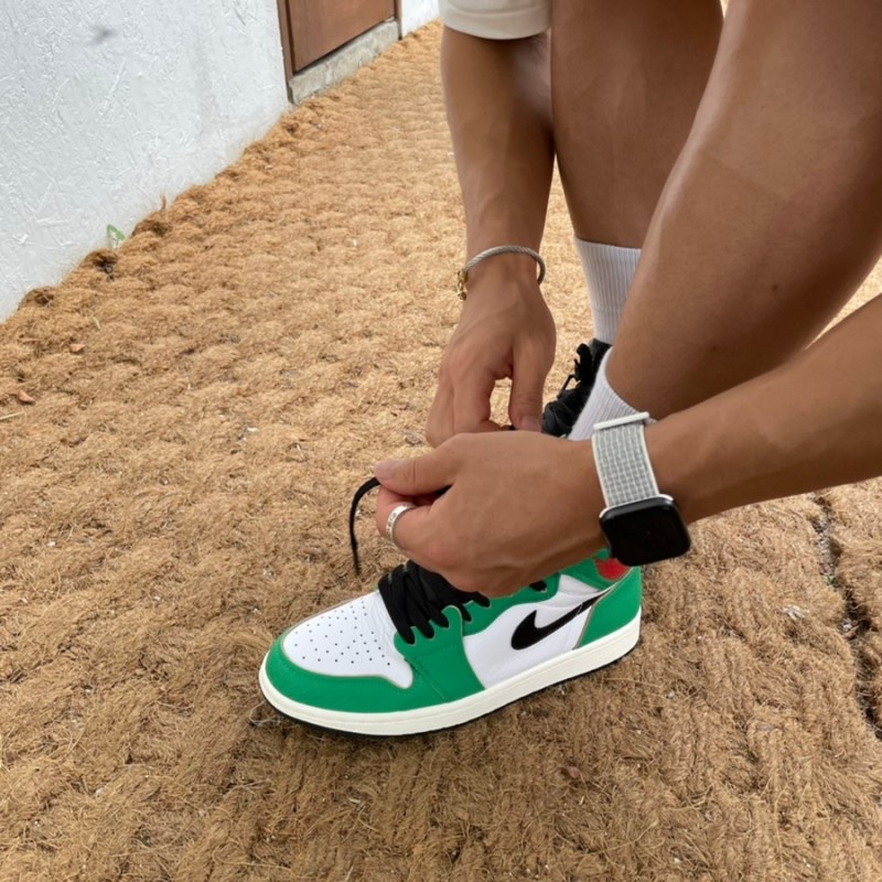 (W) Jordan 1 Retro High OG Lucky Green 착용 스타일 - 4