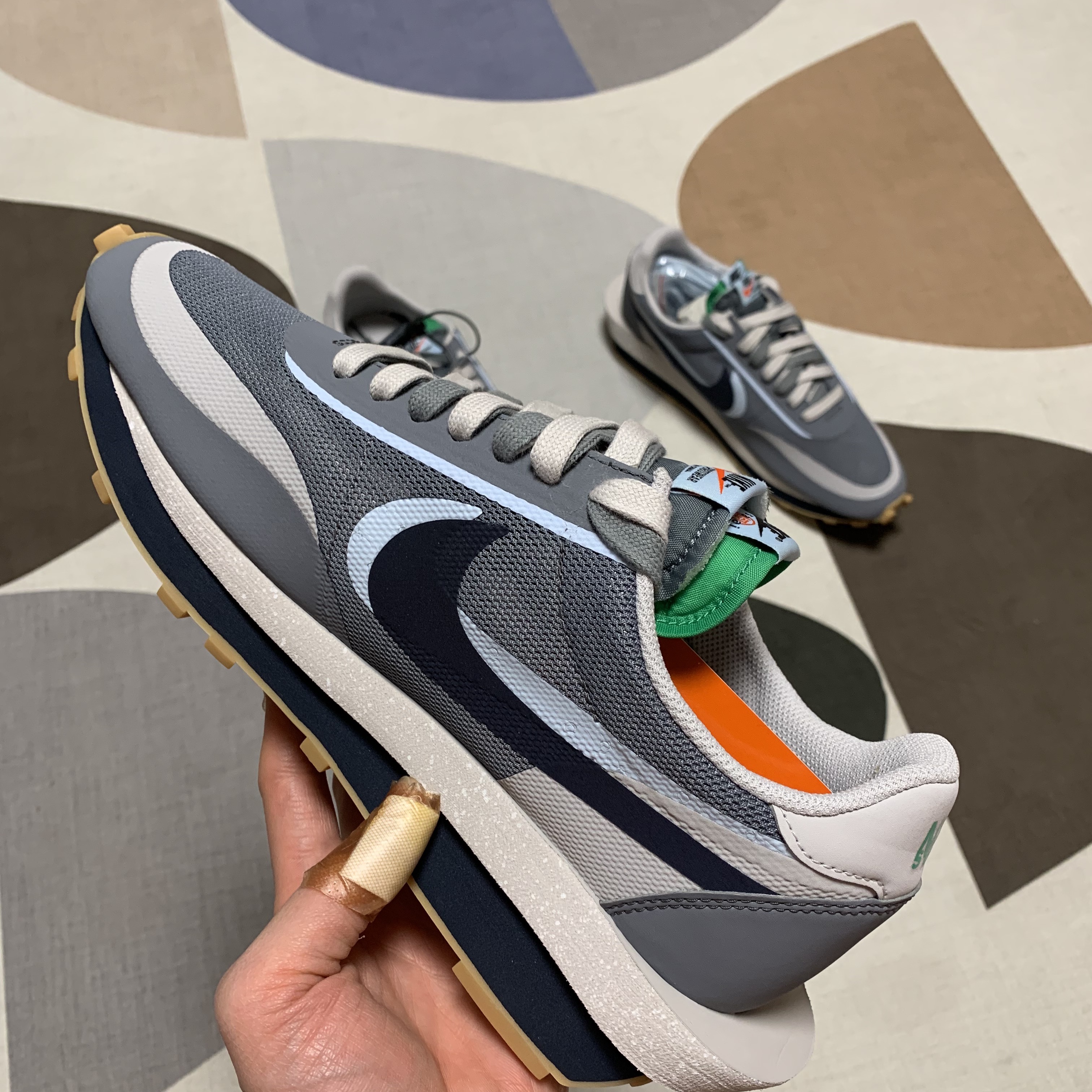 Nike x Sacai x Clot LDWaffle Cool Grey 착용 스타일 - 4