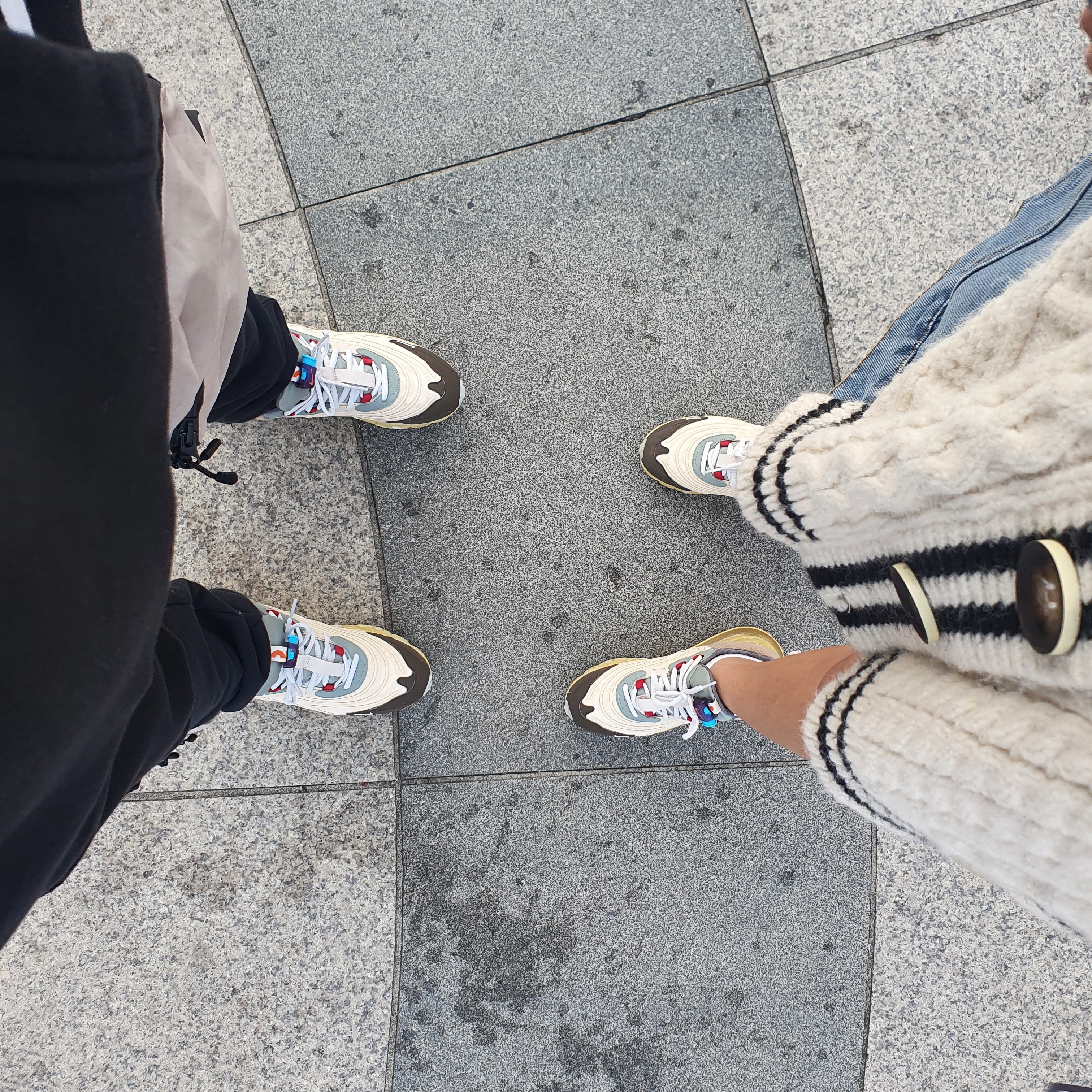 Nike x Travis Scott Air Max 270 React Cactus Trails, Nike x Travis Scott NRG AG Utility Sweatpants Black 착용 스타일