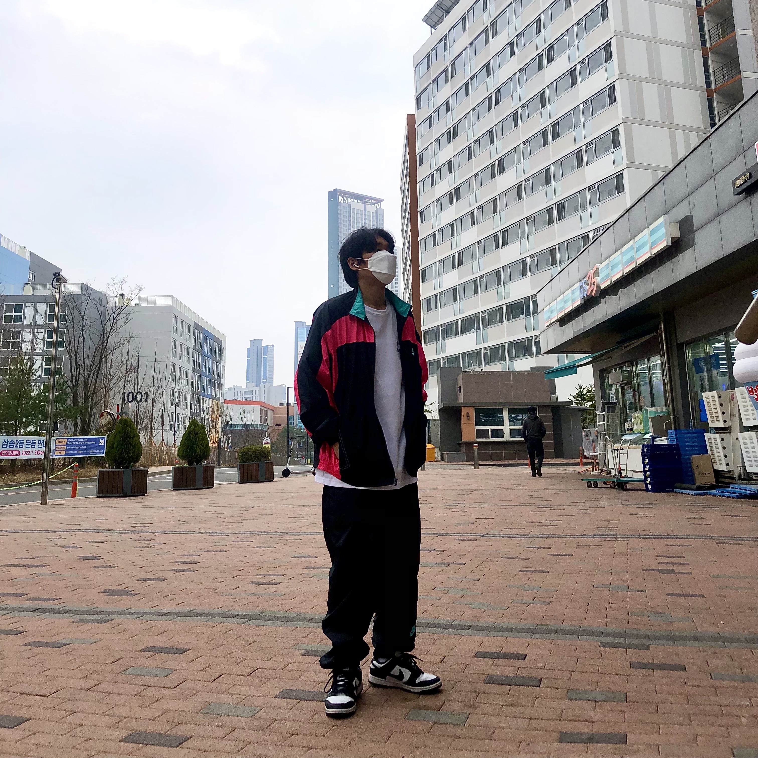 Nike x Atmos NRG Vintage PTHWK Track Jacket Black, Nike x Atmos NRG Vintage PTHWK Track Pants Black 착용 스타일 - 1