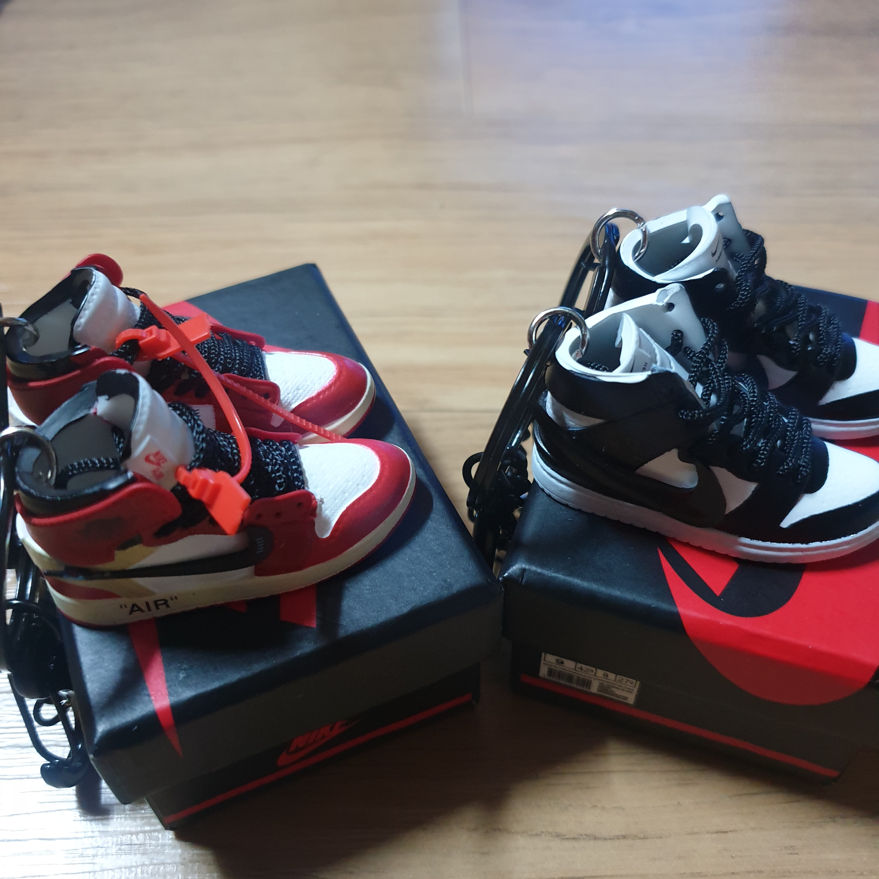 Nike x Ambush Dunk High Black, Jordan 1 x Off-White Retro High Chicago The Ten 착용 스타일 - 1