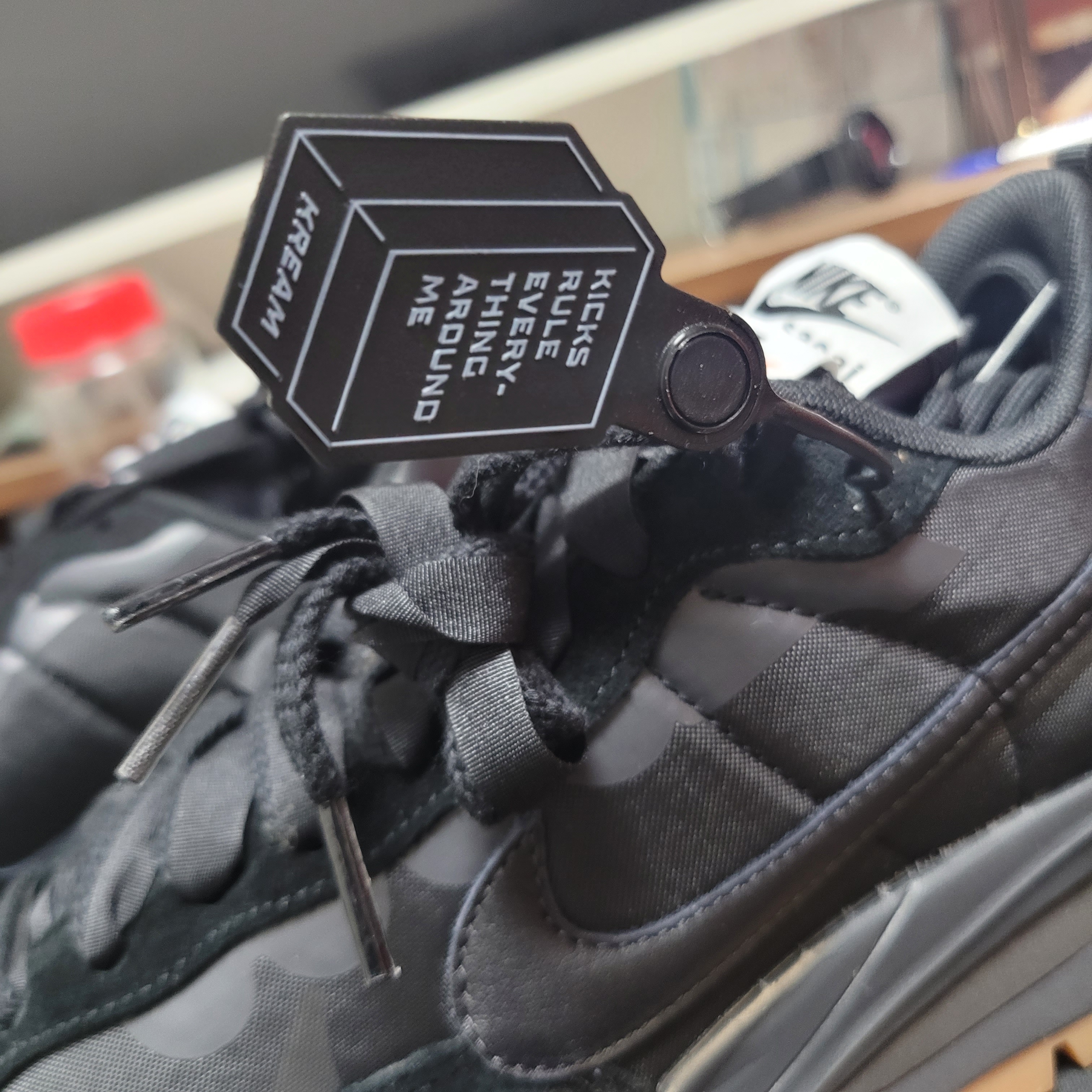 Nike x Sacai VaporWaffle Black and Gum, Jordan 1 x Travis Scott x Fragment Retro Low OG SP Military Blue 착용 스타일 - 2
