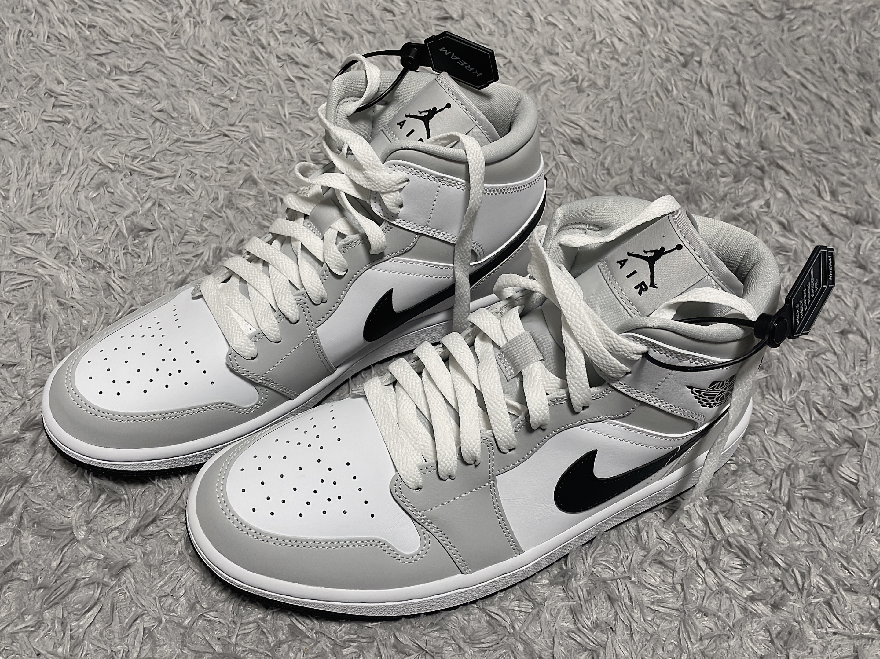 (W) Jordan 1 Mid Grey Fog 착용 스타일