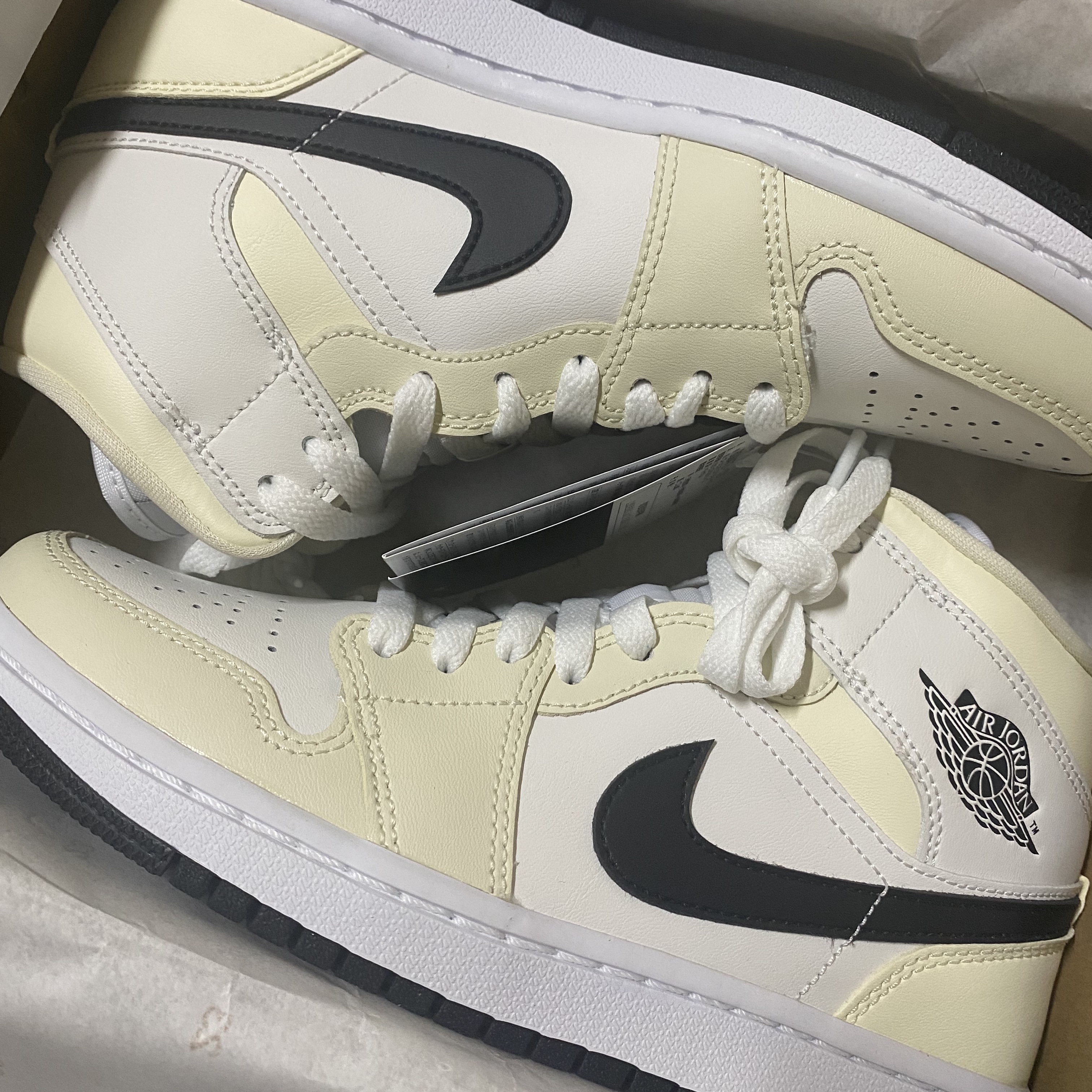 (W) Jordan 1 Mid Coconut Milk 착용 스타일