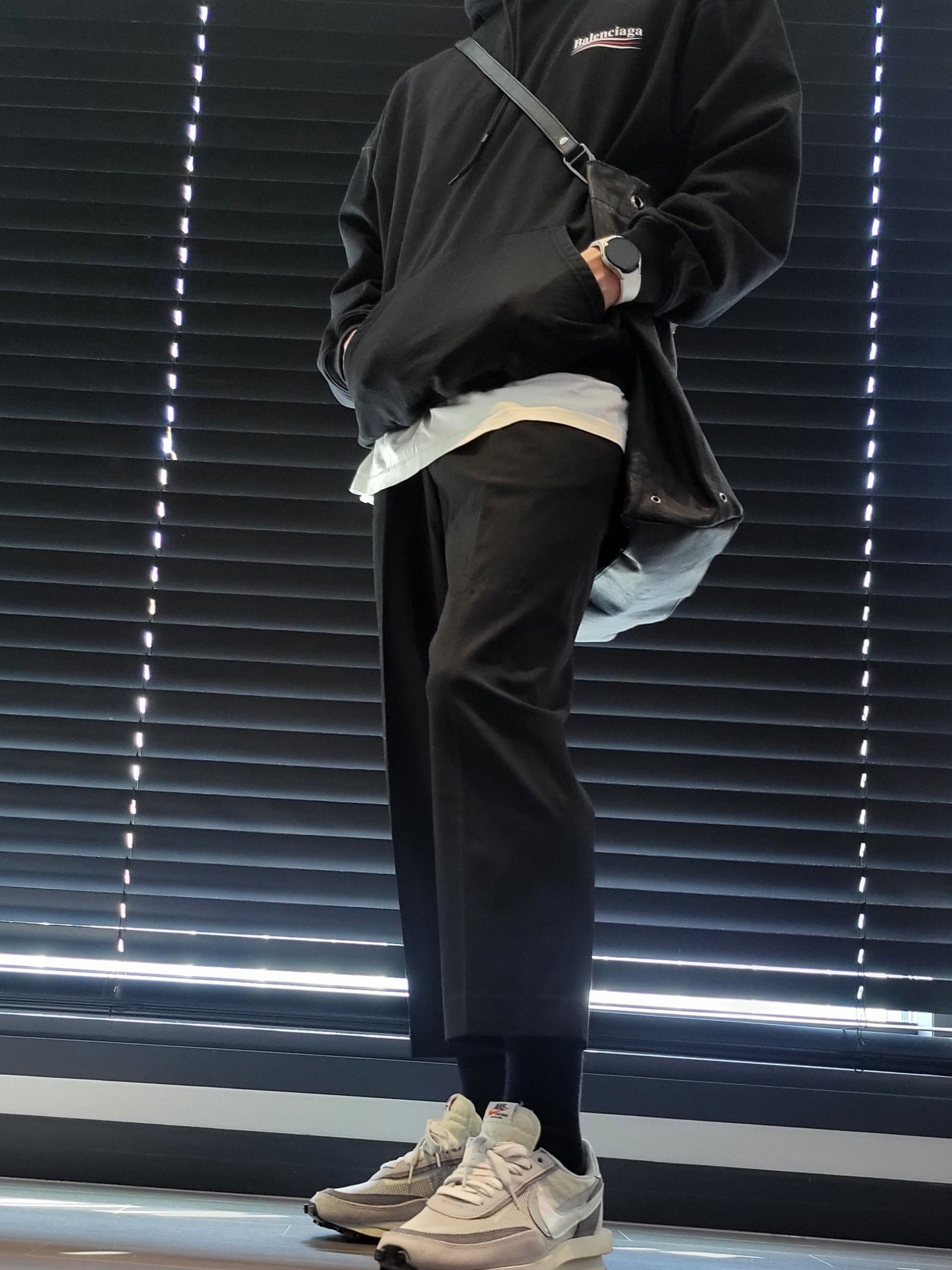 Nike x Sacai LDWaffle Summit White 착용 스타일 - 2