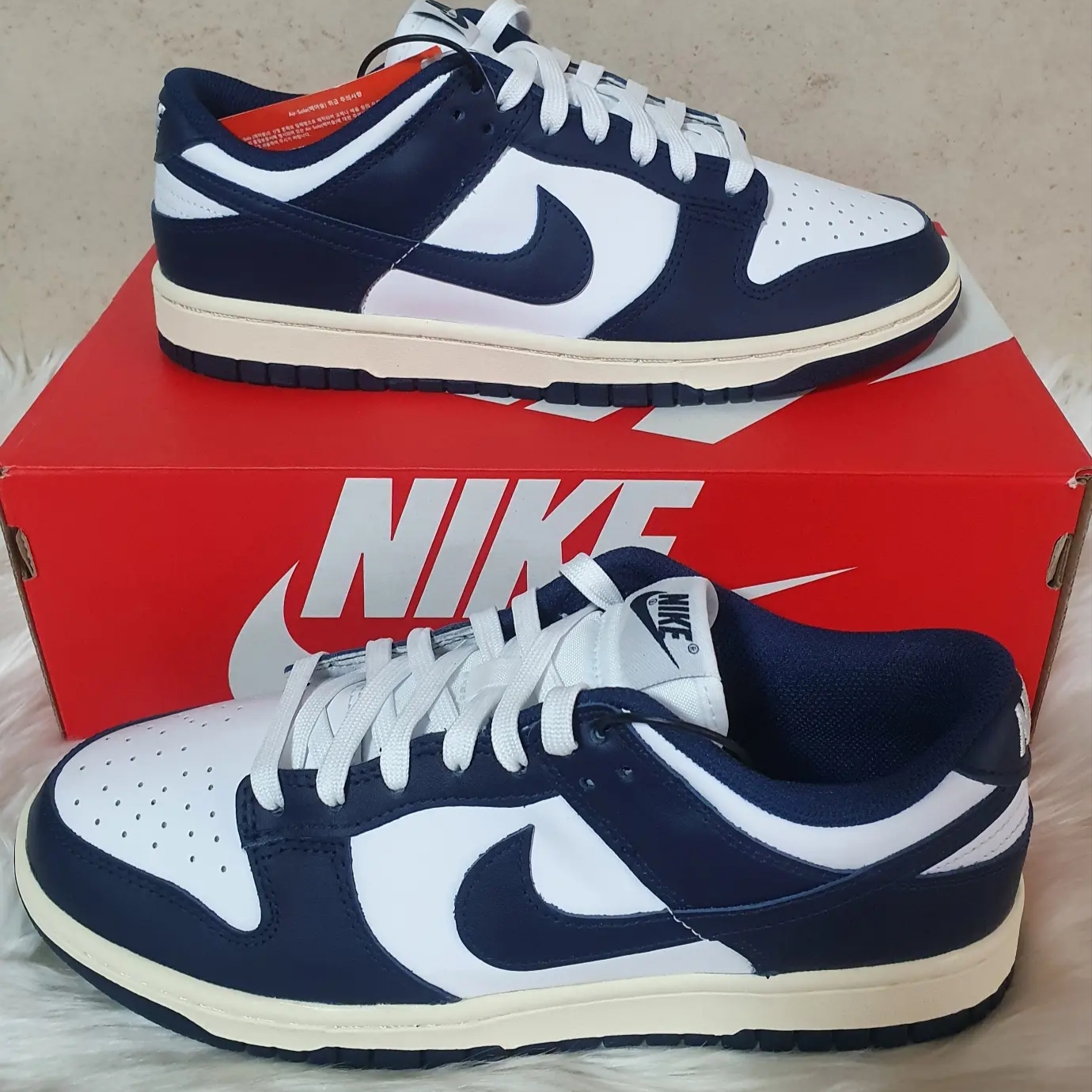 (W) Nike Dunk Low Vintage Midnight Navy 착용 스타일 - 4