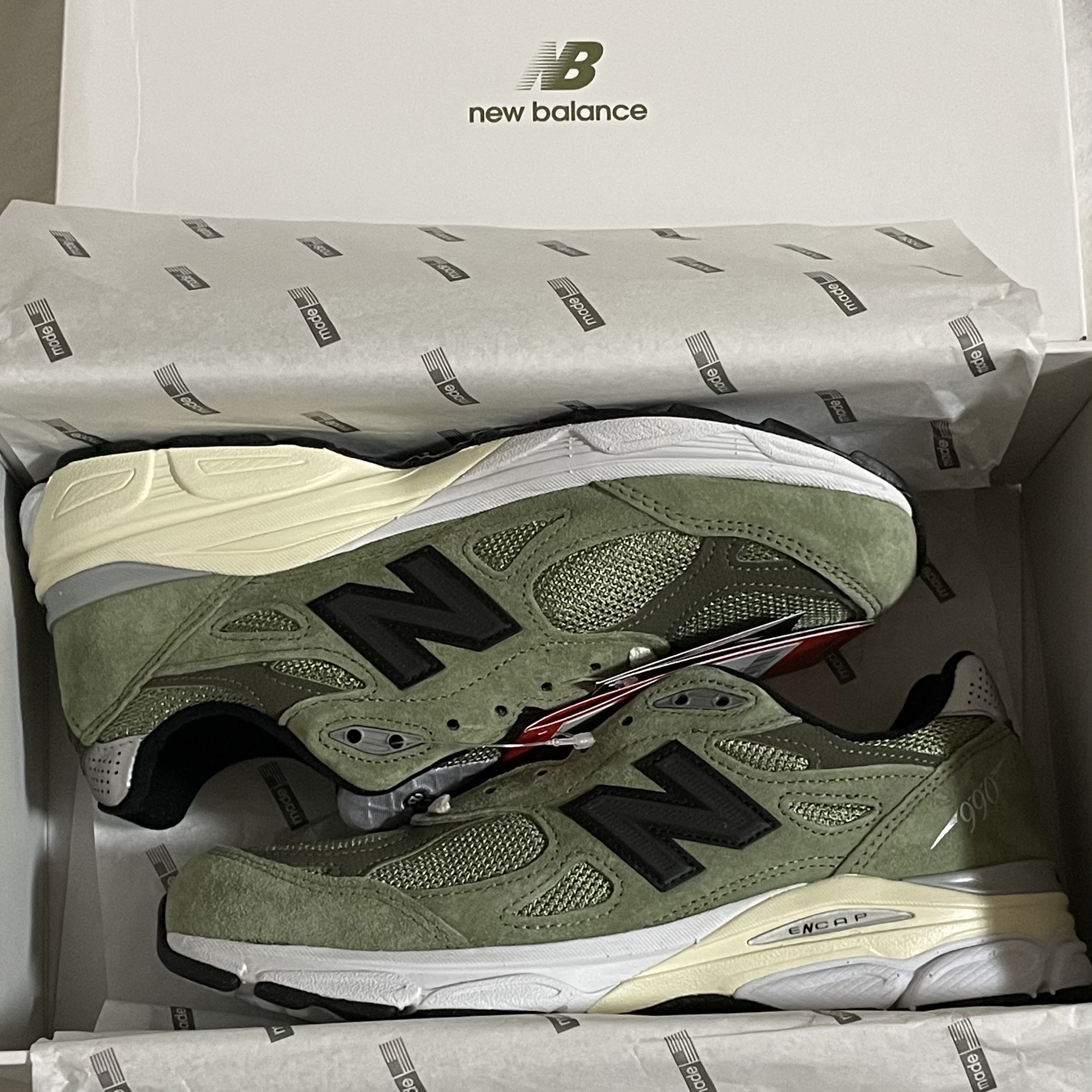 New Balance x JJJJound 990v3 Olive 착용 스타일 - 4