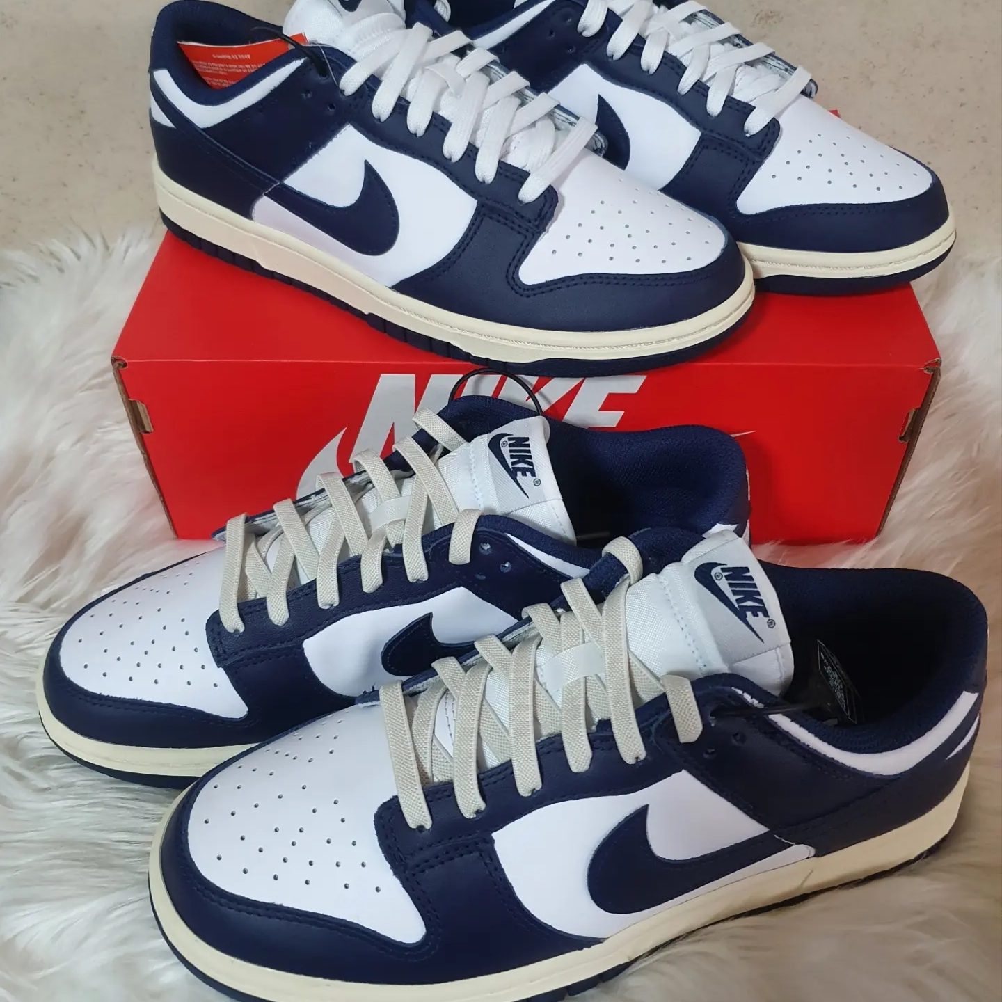 (W) Nike Dunk Low Vintage Midnight Navy 착용 스타일 - 1
