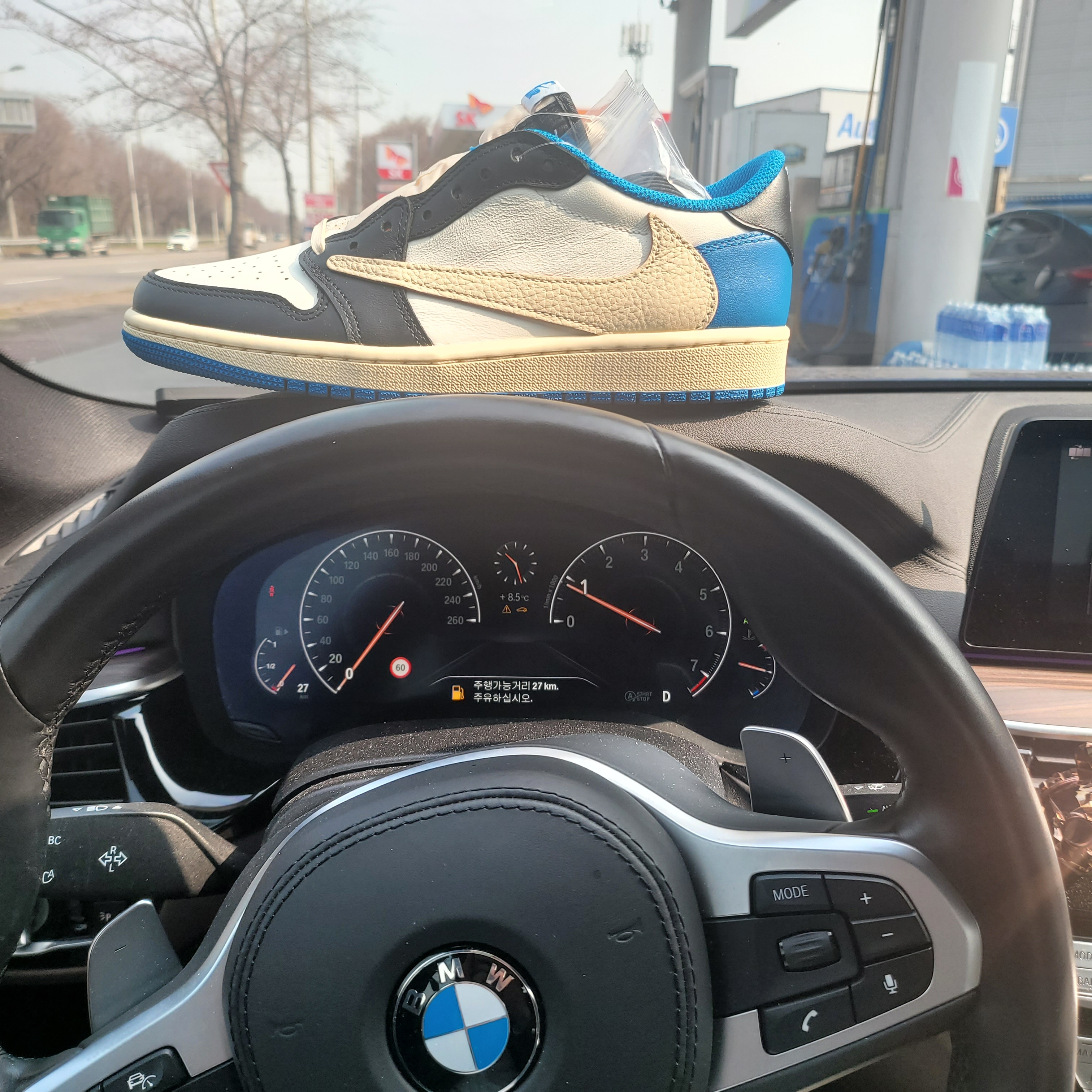Jordan 1 x Travis Scott x Fragment Retro Low OG SP Military Blue 착용 스타일