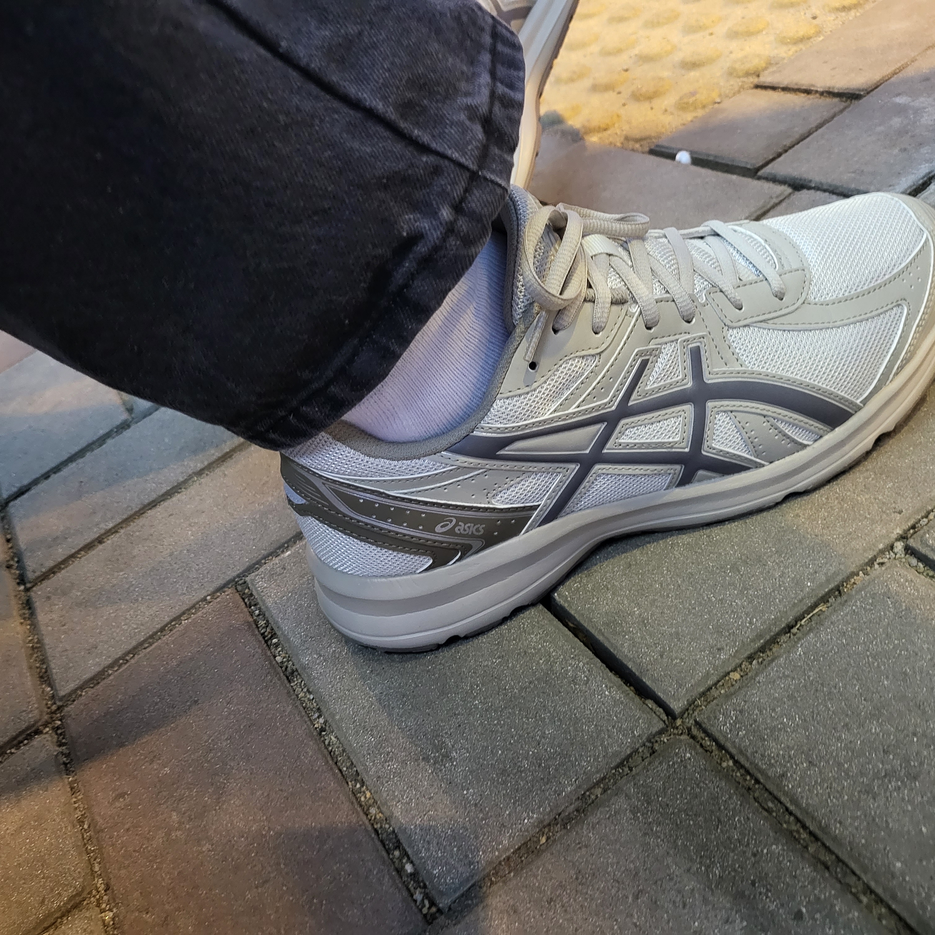 Asics Jog 100 S SMU Light Grey - 2E Wide 착용 스타일 - 3
