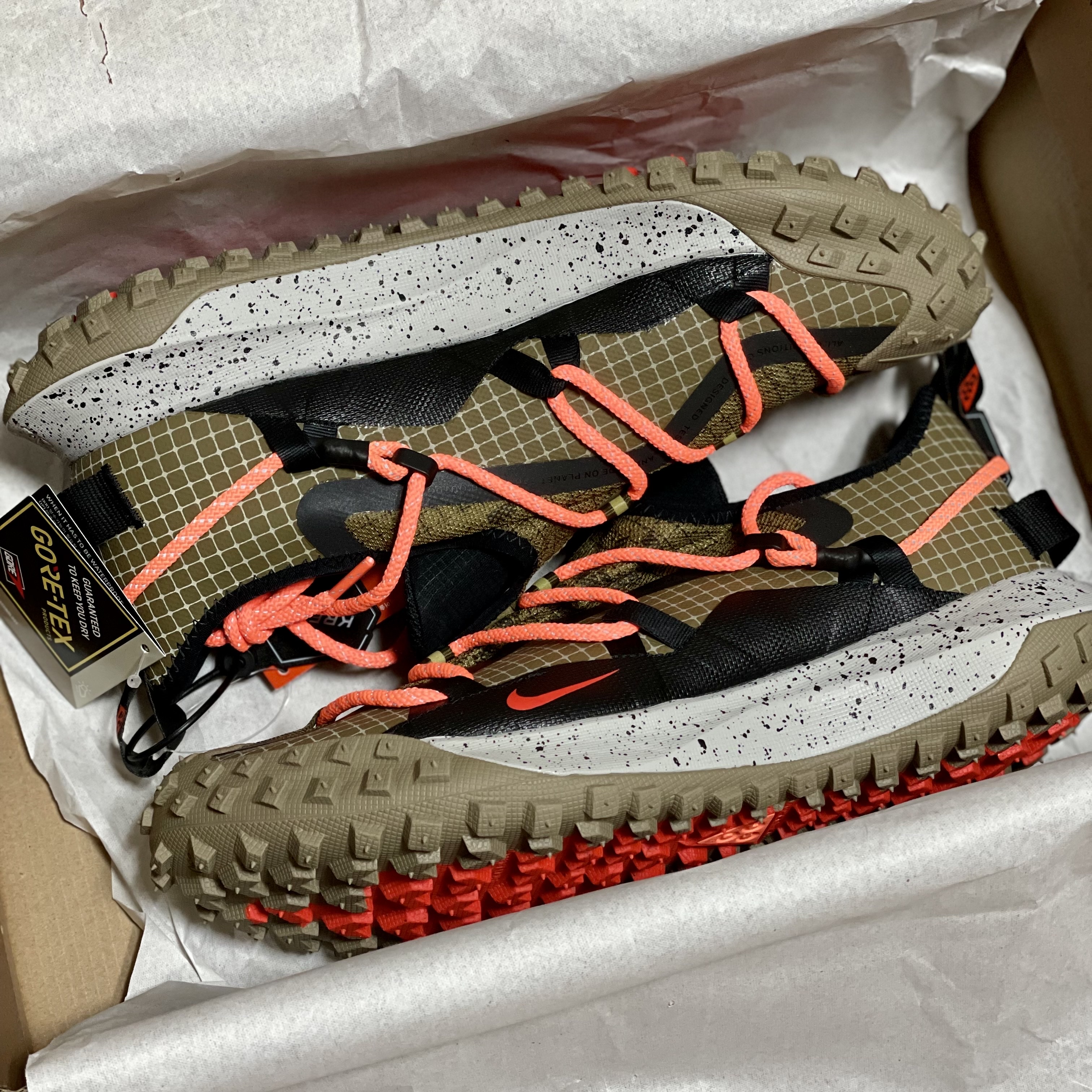 Nike ACG Mountain Fly Low Gore-Tex SE Hazel Rush 착용 스타일 - 1