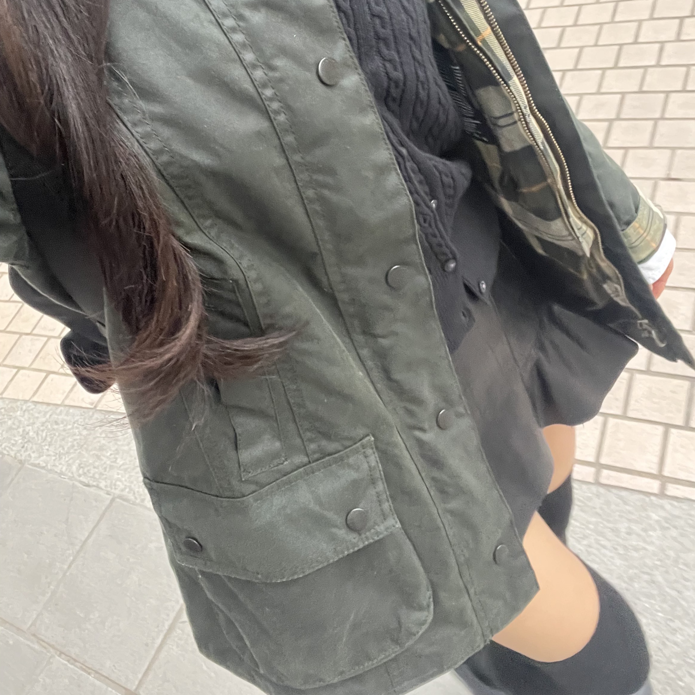 (W) Barbour Beadnell Wax Jacket Sage, (W) Nike Dunk Low Black 착용 스타일 - 1