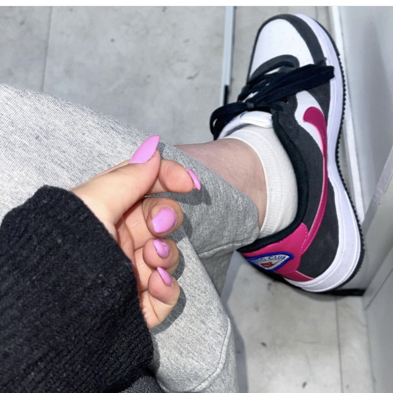 (GS) Nike Air Force 1 LV8 Athletic Club Black Pink Prime 착용 스타일 - 2