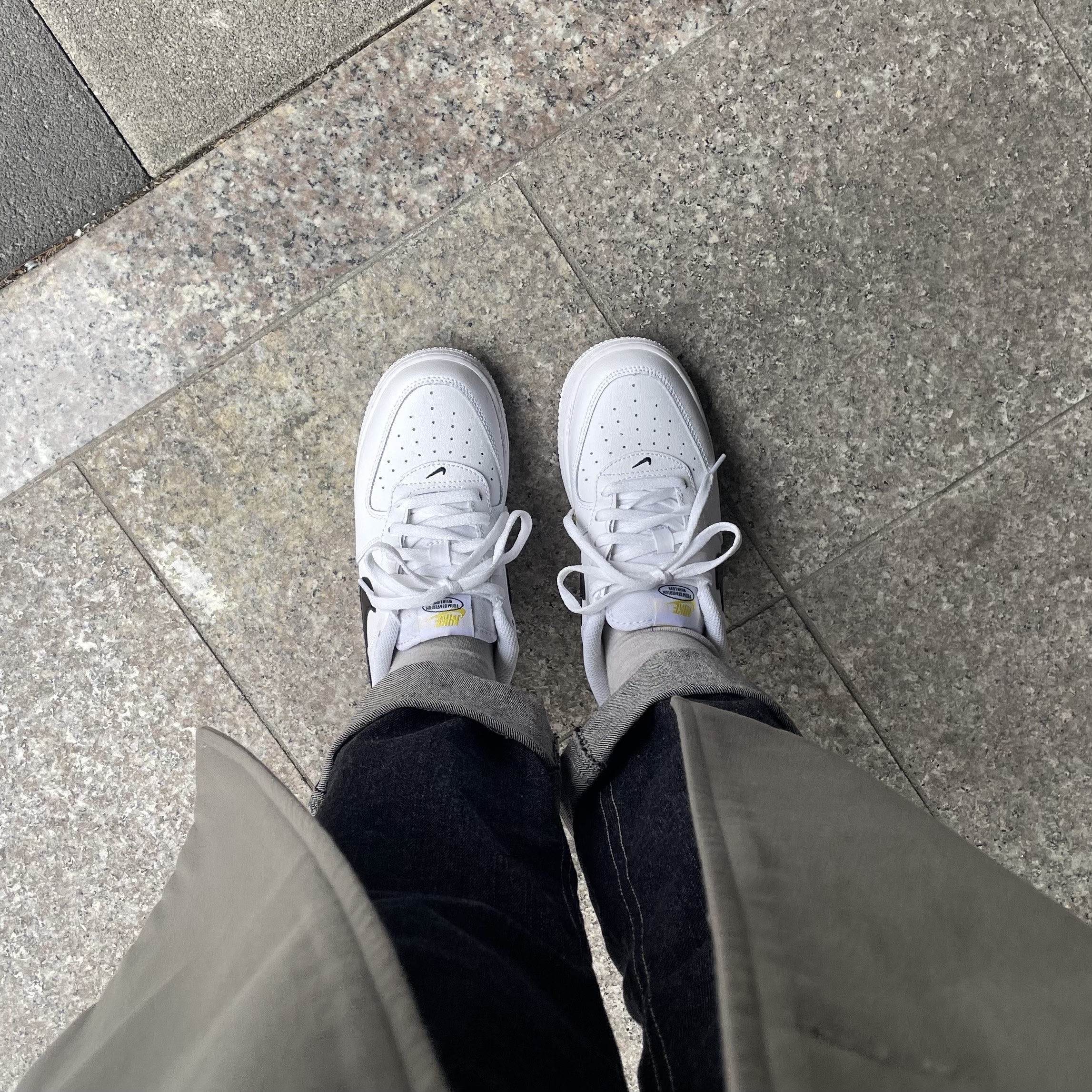 (PS) Nike Air Force 1 LV8 Have a Nike Day 착용 스타일