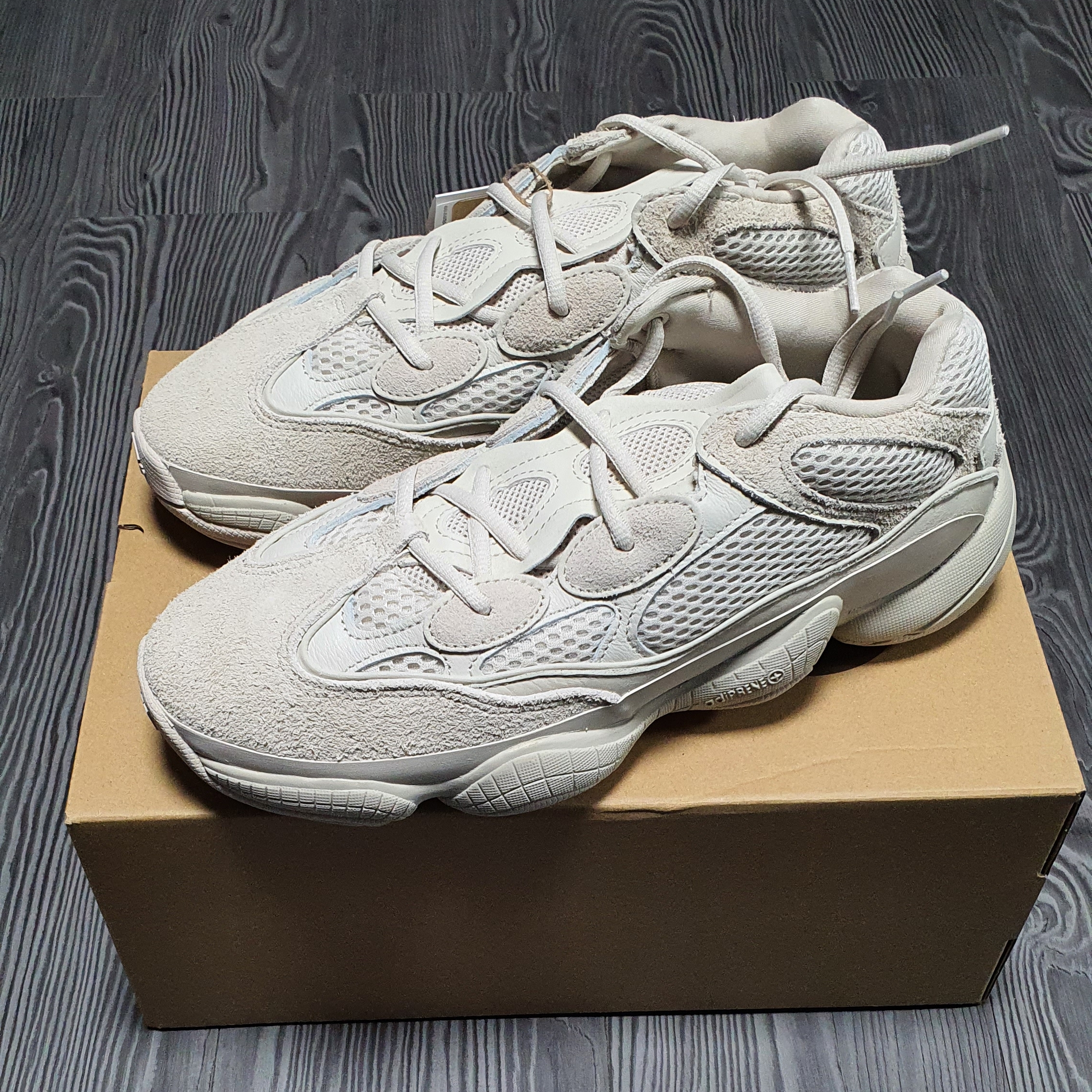 Adidas Yeezy 500 Blush 2022 착용 스타일