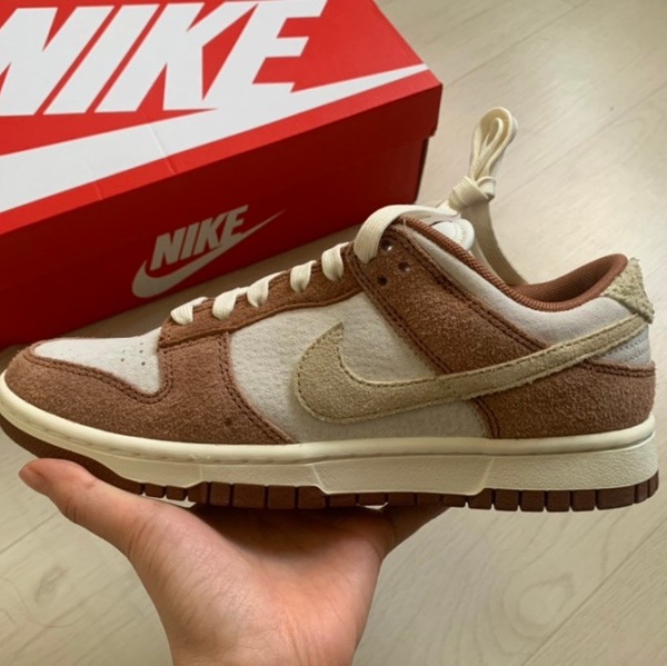 Nike Dunk Low Pro Premium Medium Curry 착용 스타일 - 1