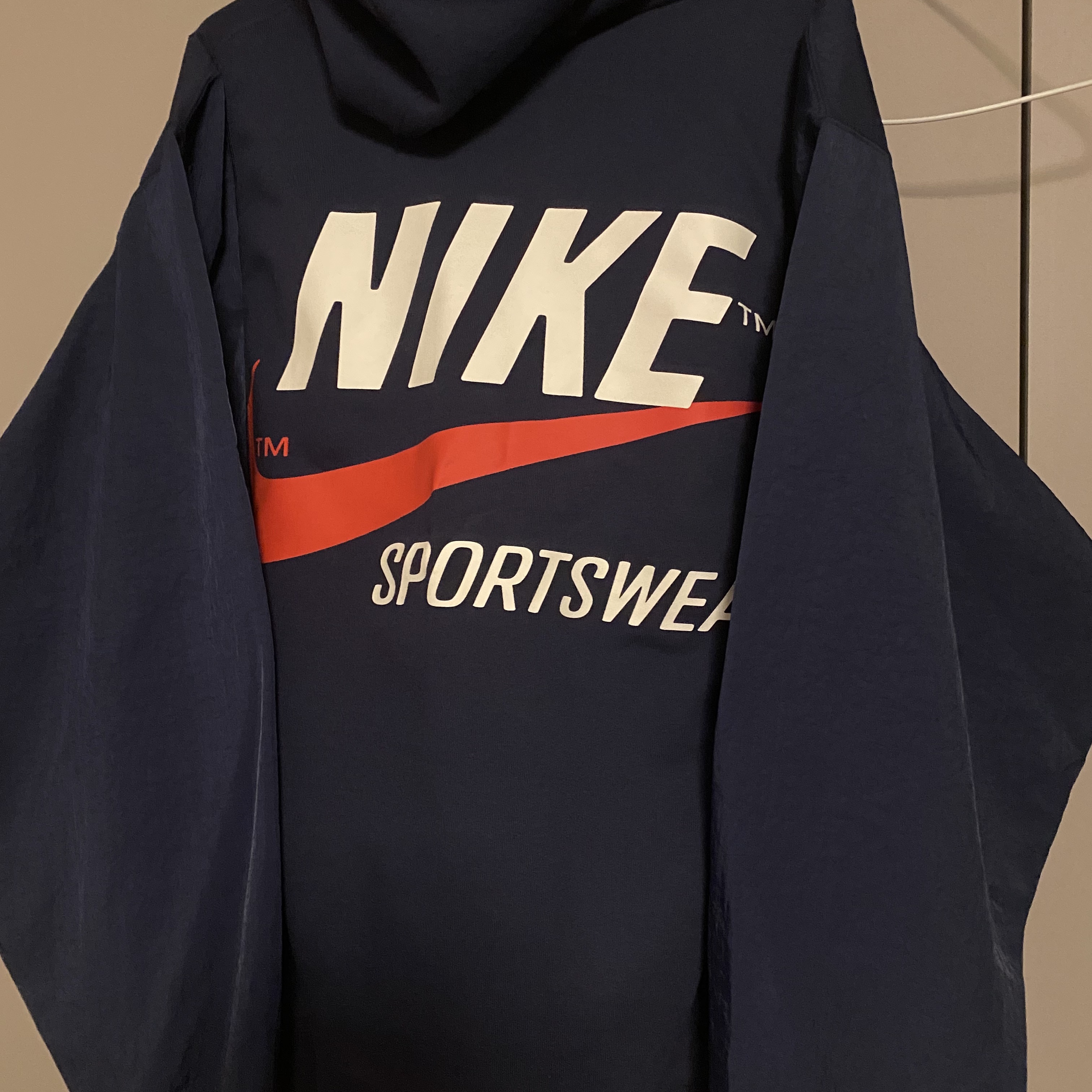 Nike NSW Hoodie BRS Midnight Navy 착용 스타일