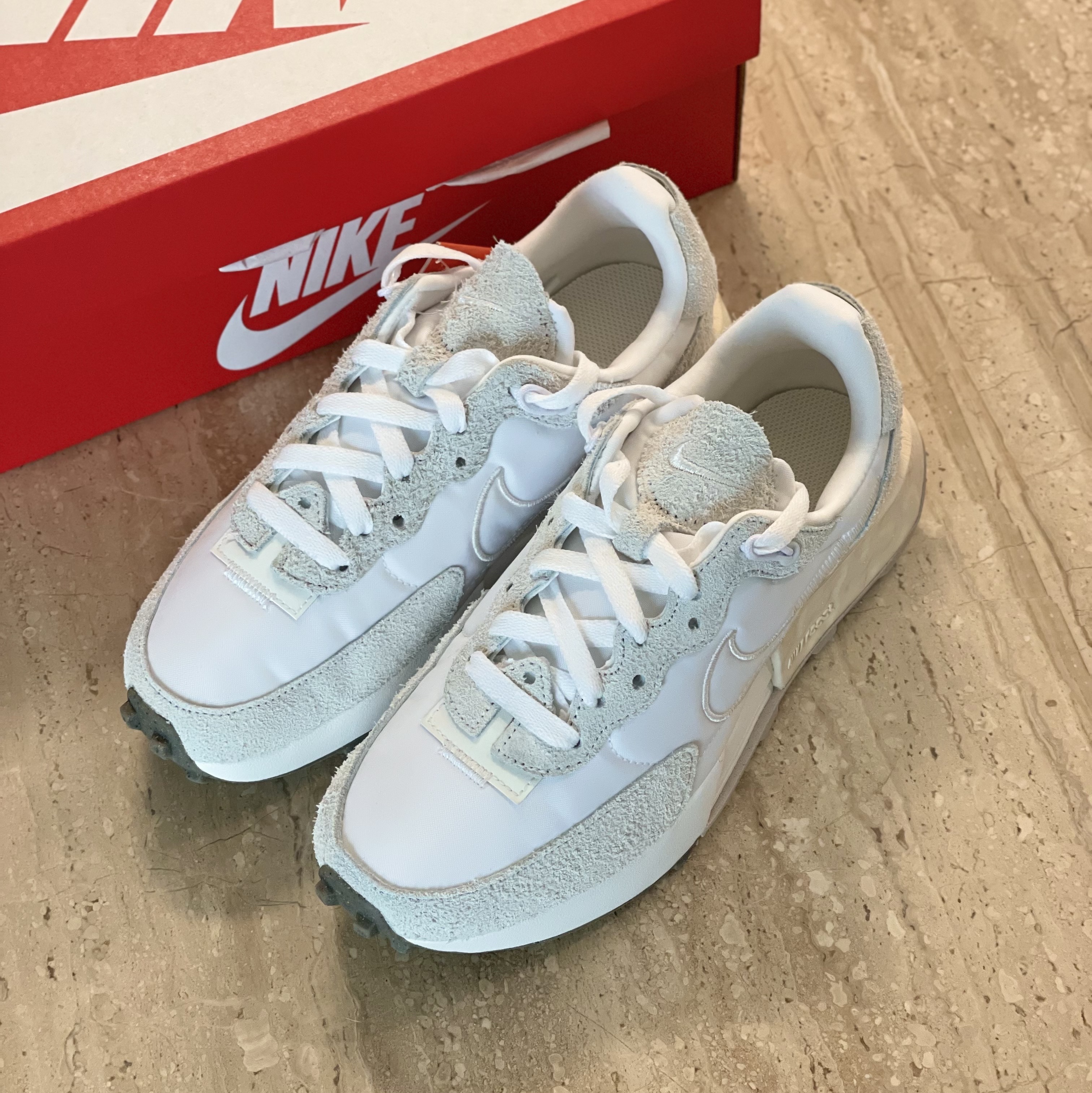 (W) Nike Fontanka Waffle White 착용 스타일