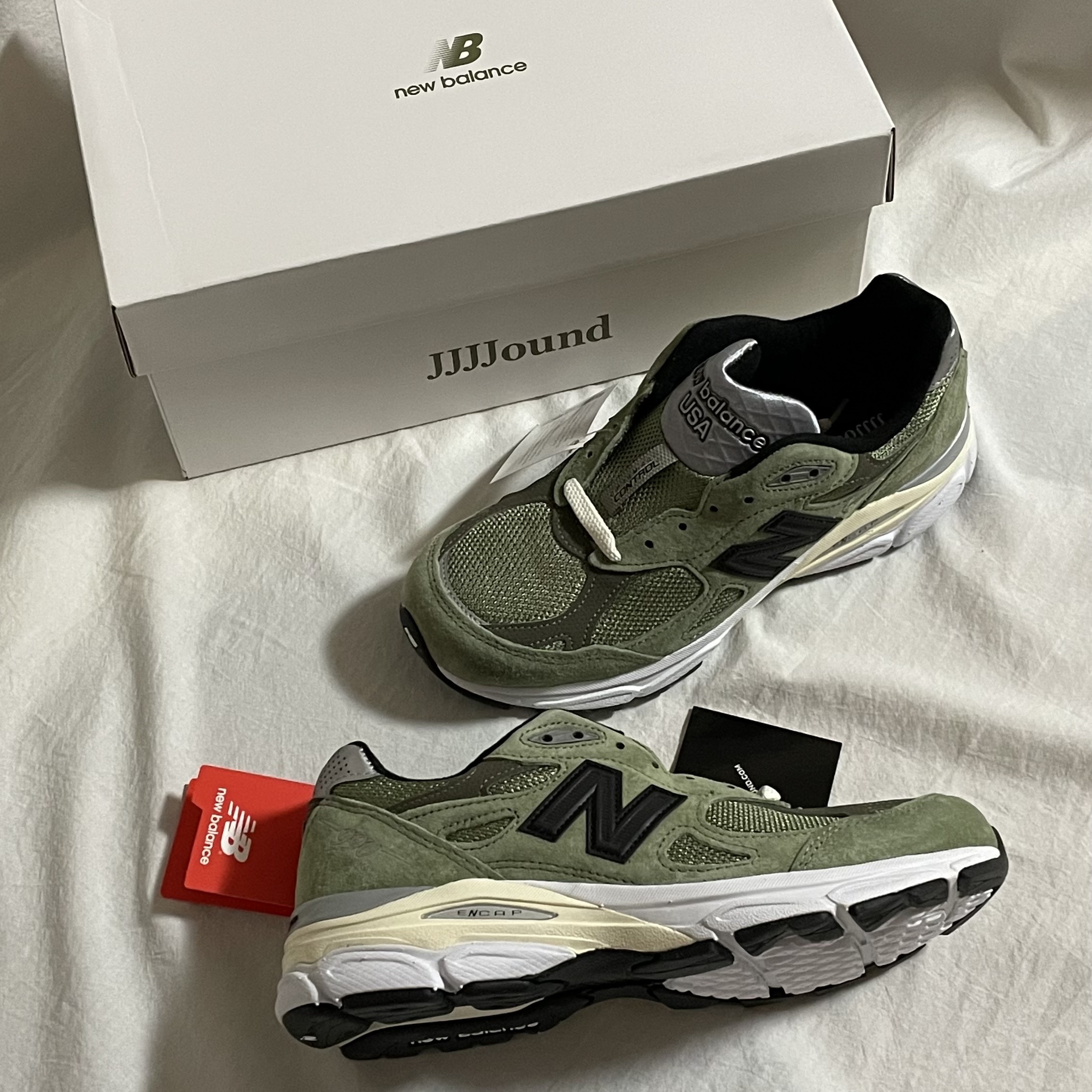 New Balance x JJJJound 990v3 Olive 착용 스타일 - 1