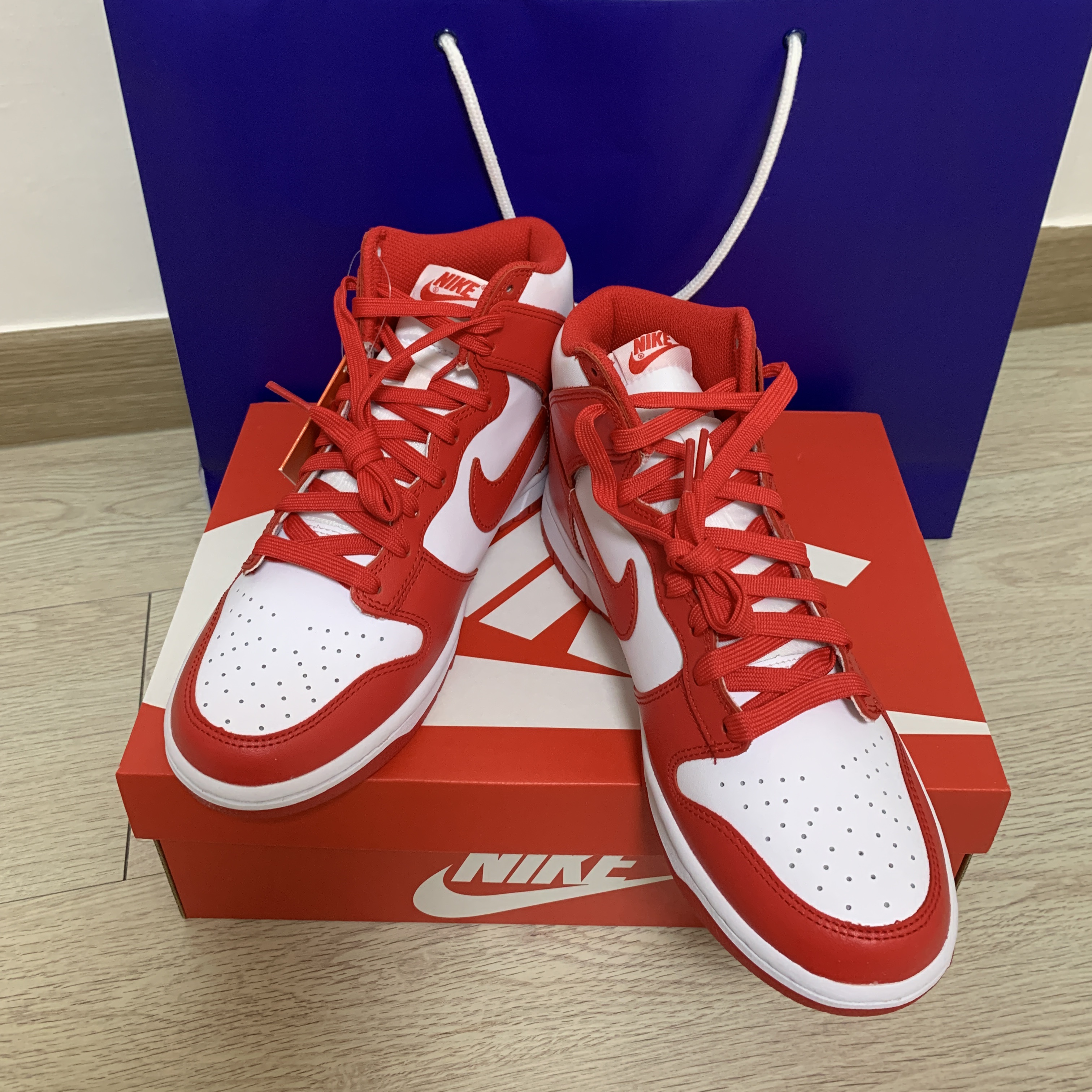 Nike Dunk High Retro Championship White and Red 착용 스타일