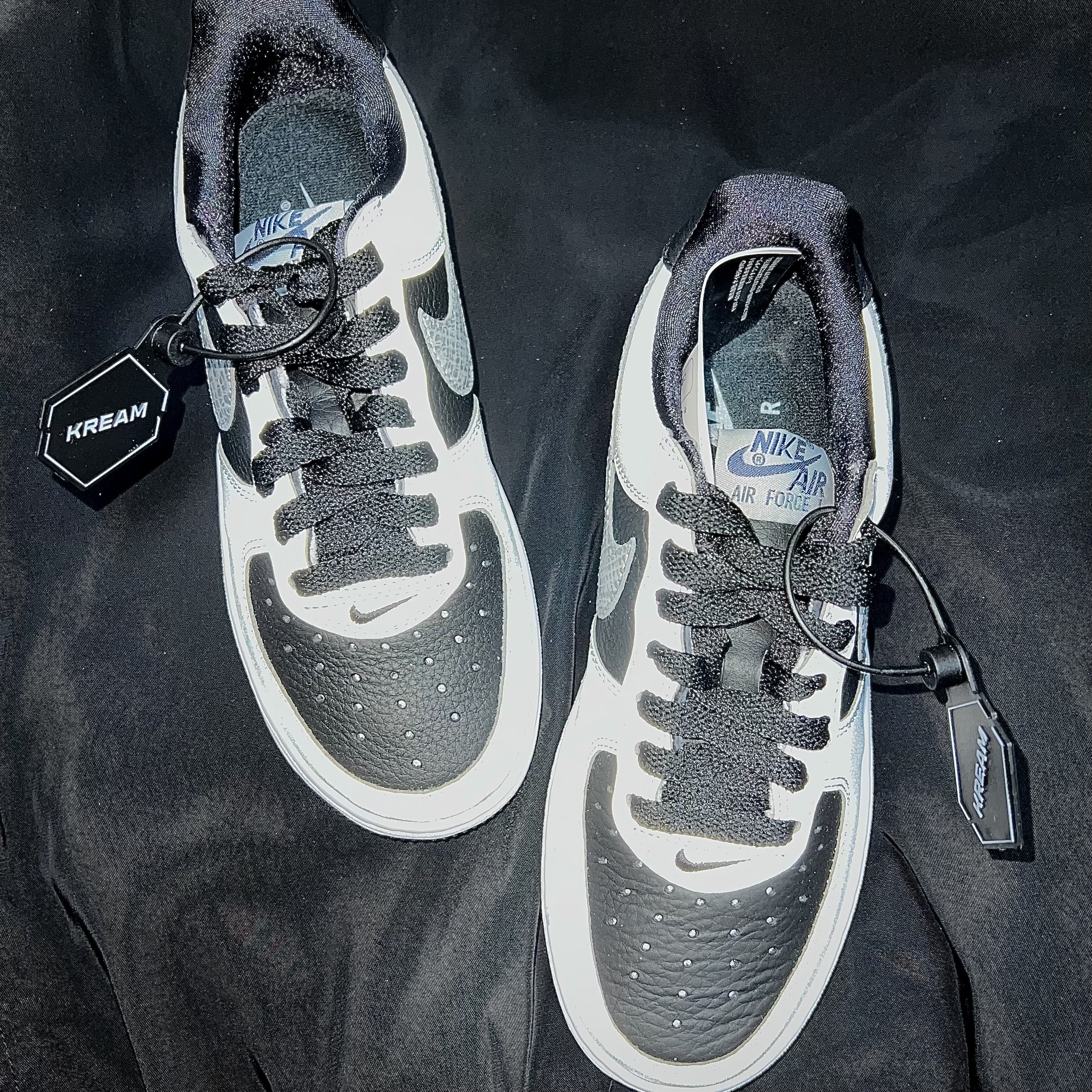 Nike Air Force 1 B Silver Snake 착용 스타일