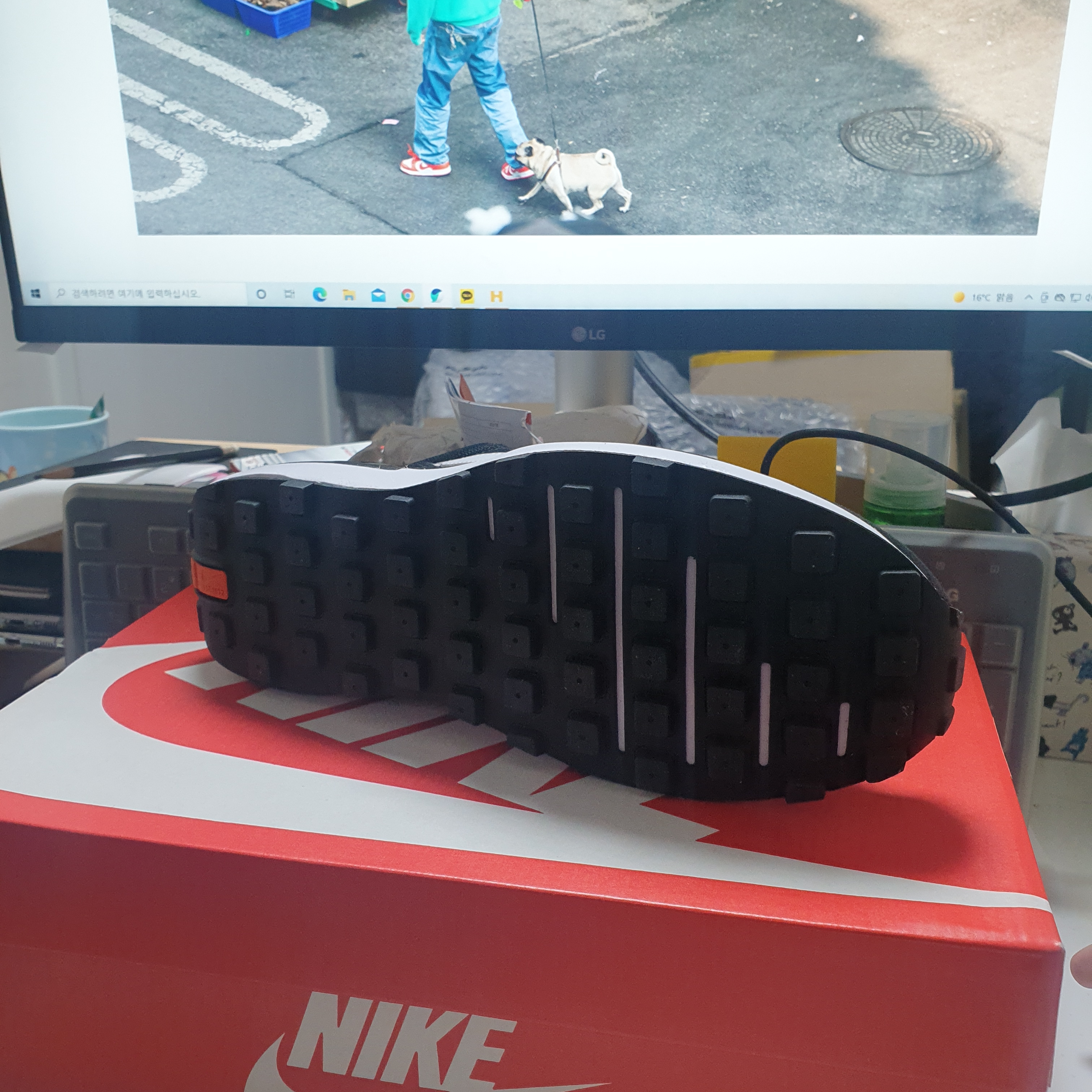 (W) Nike Waffle One Black White 착용 스타일 - 3