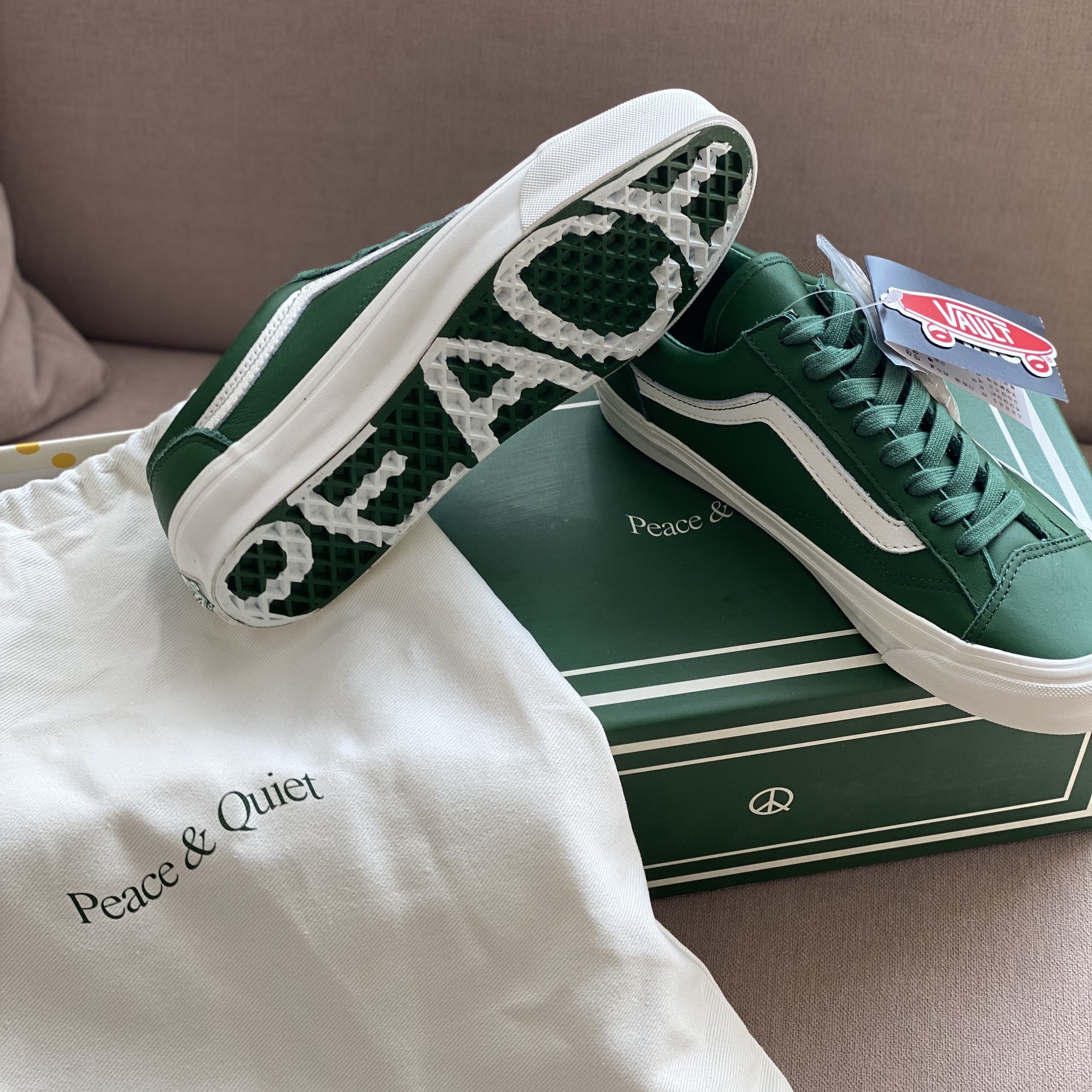 Vans Vault x Museum of Peace & Quiet OG Style 36 LX Green Marshmallow 착용 스타일 - 1
