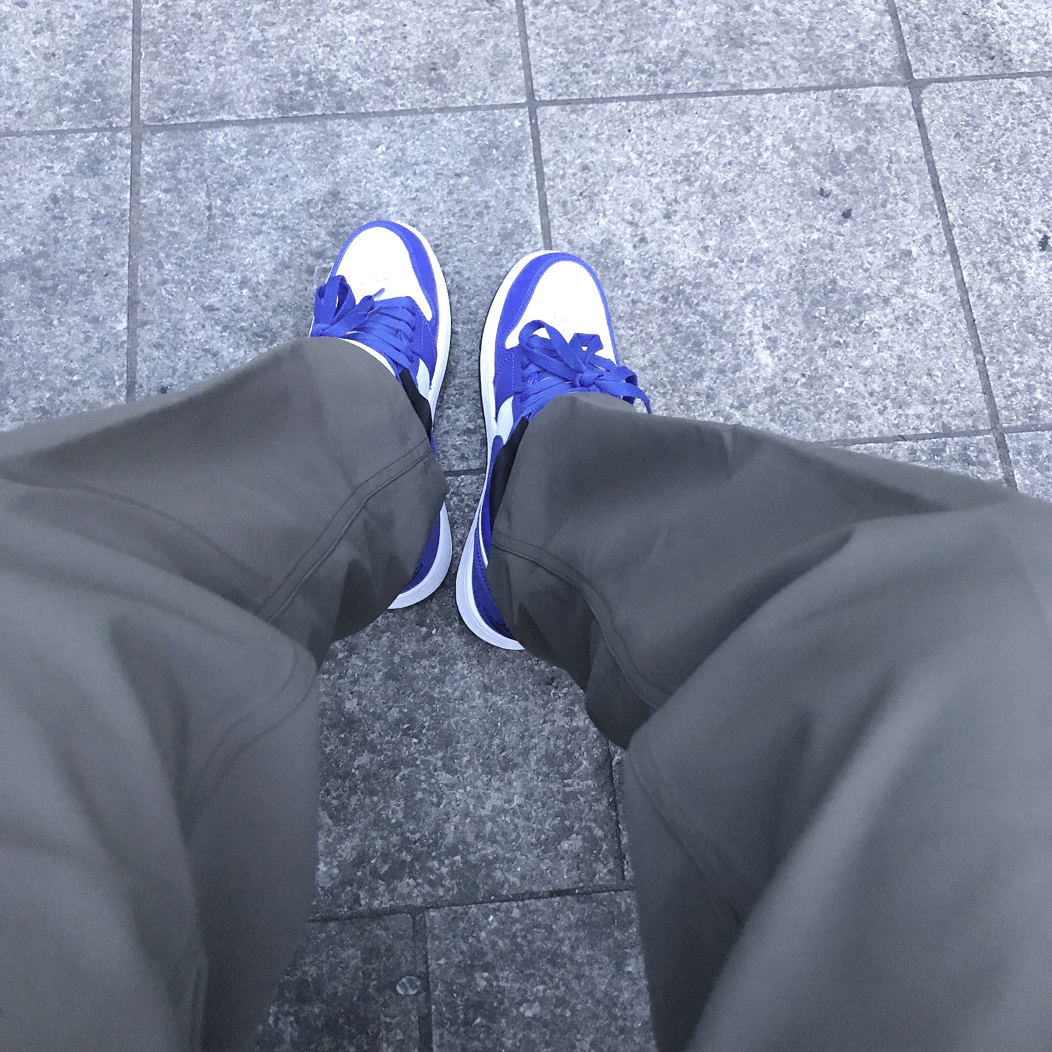 Jordan 1 Low Hyper Royal 착용 스타일