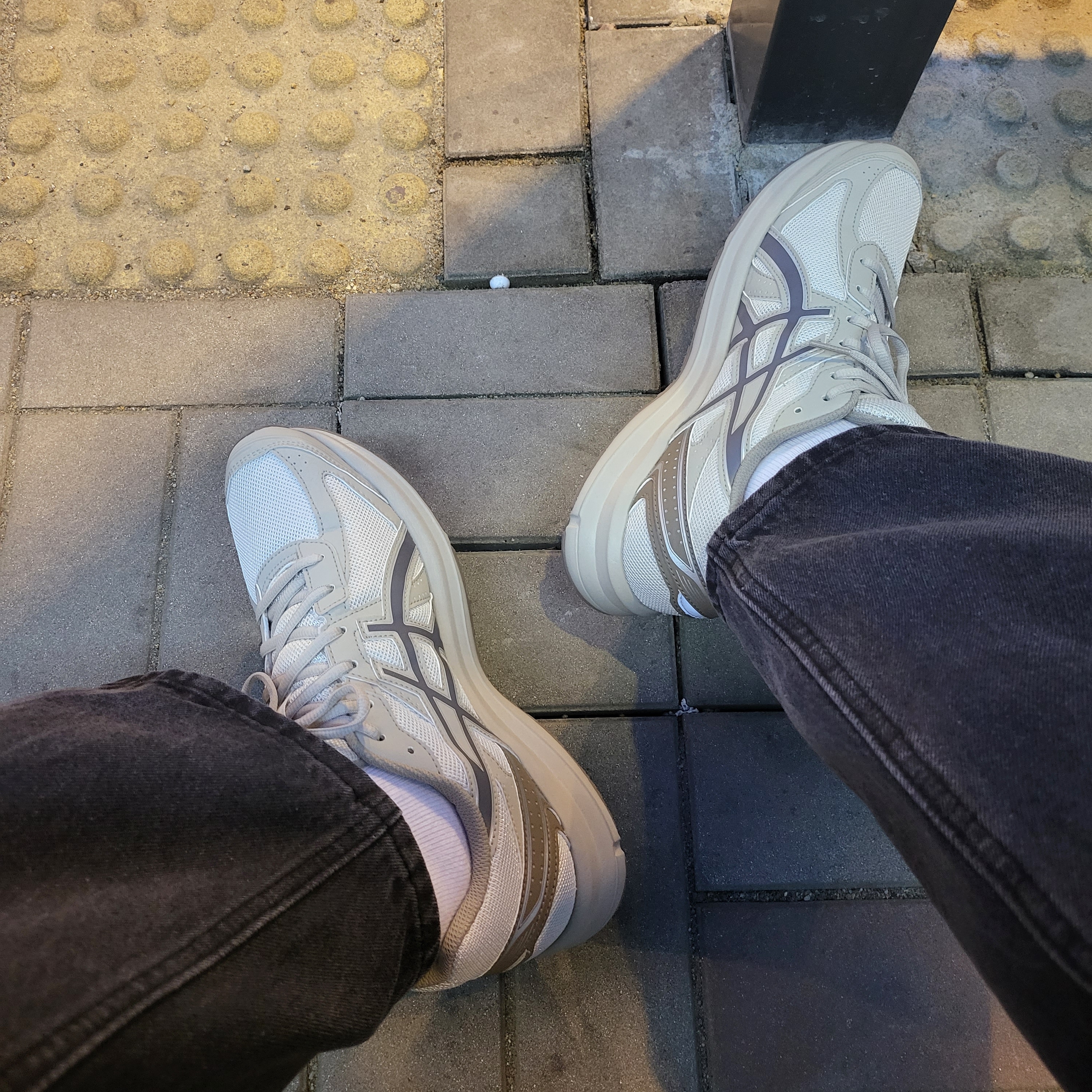Asics Jog 100 S SMU Light Grey - 2E Wide 착용 스타일 - 2
