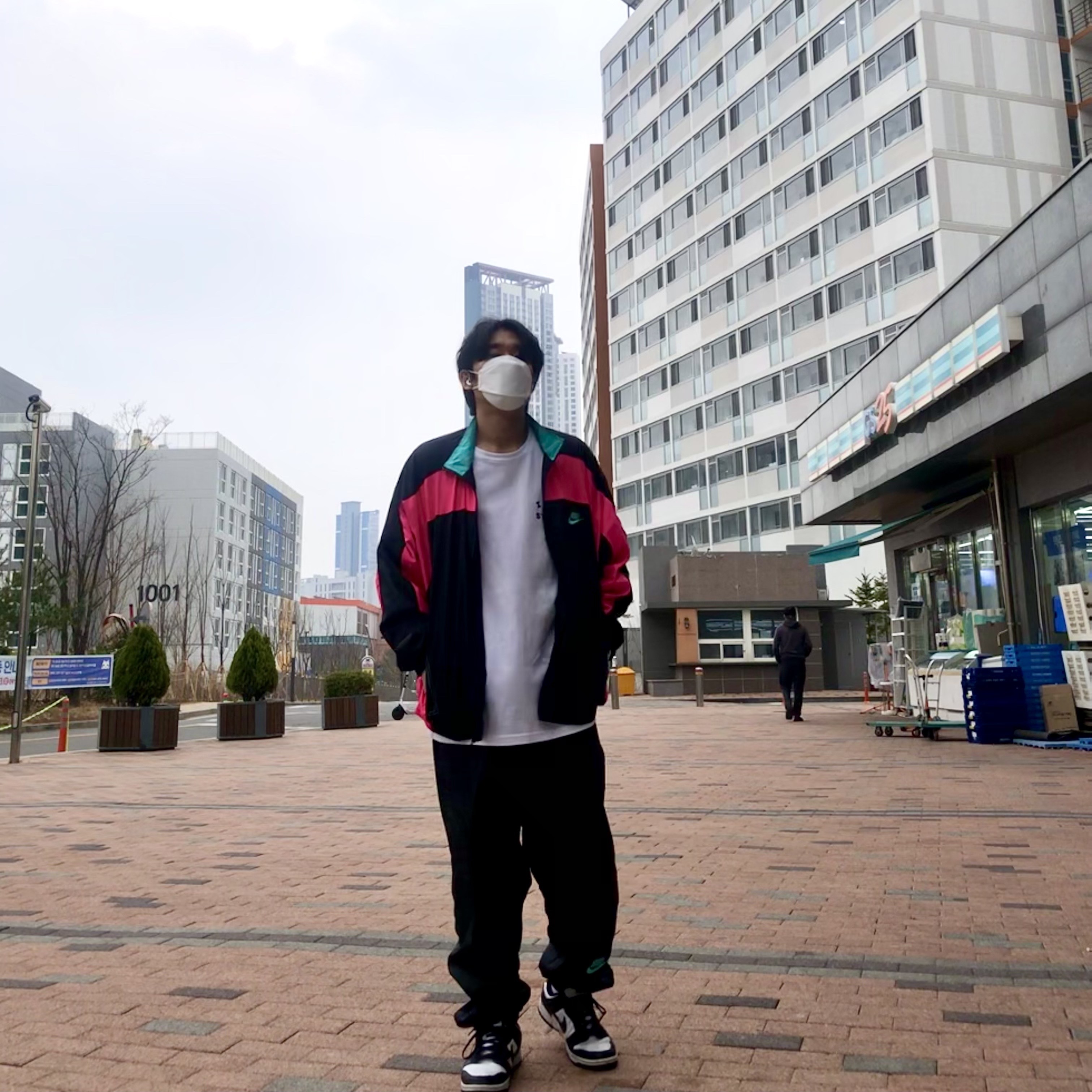 Nike x Atmos NRG Vintage PTHWK Track Jacket Black, Nike x Atmos NRG Vintage PTHWK Track Pants Black 착용 스타일 - 2