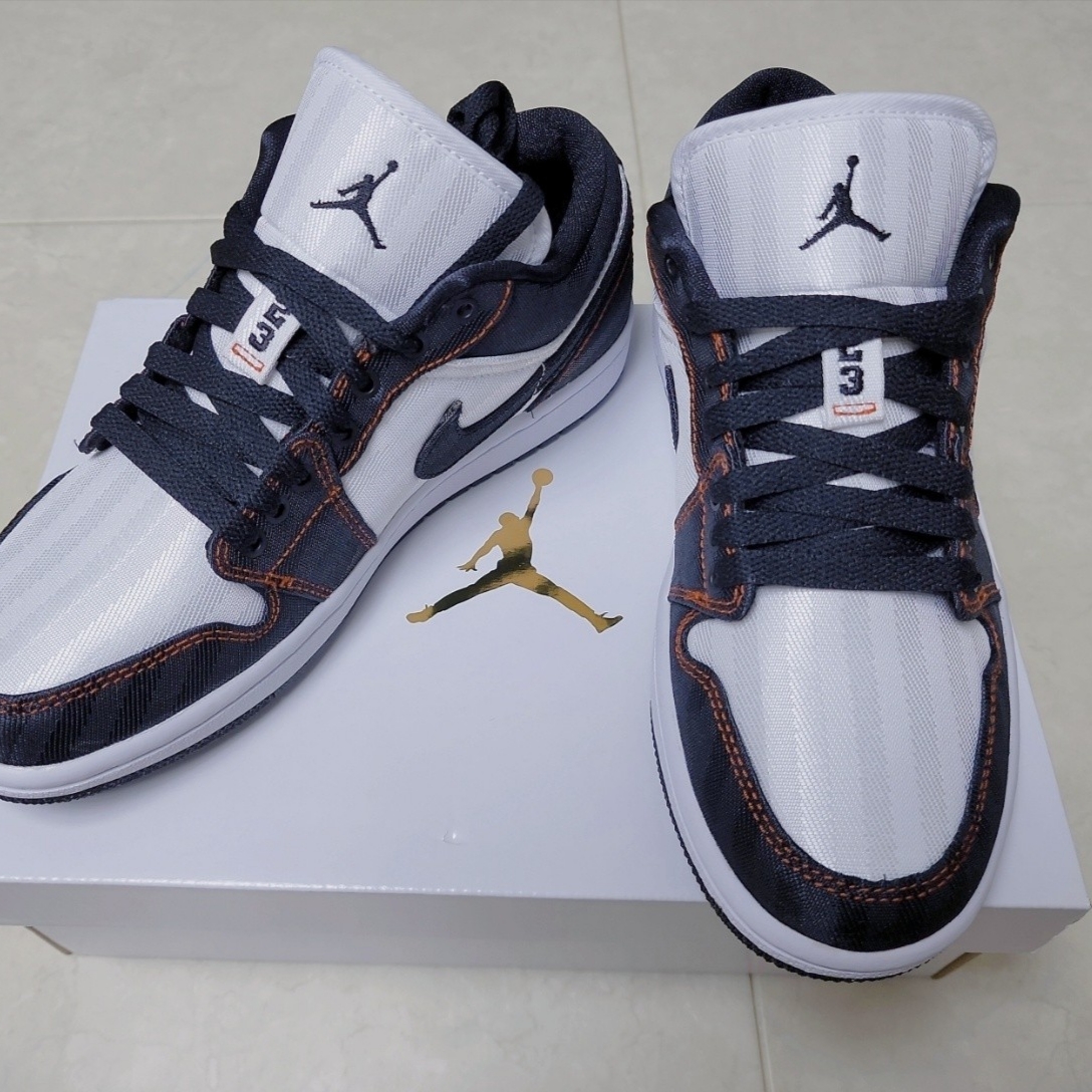 (W) Jordan 1 Low SE Utility White Gym Red Black 착용 스타일