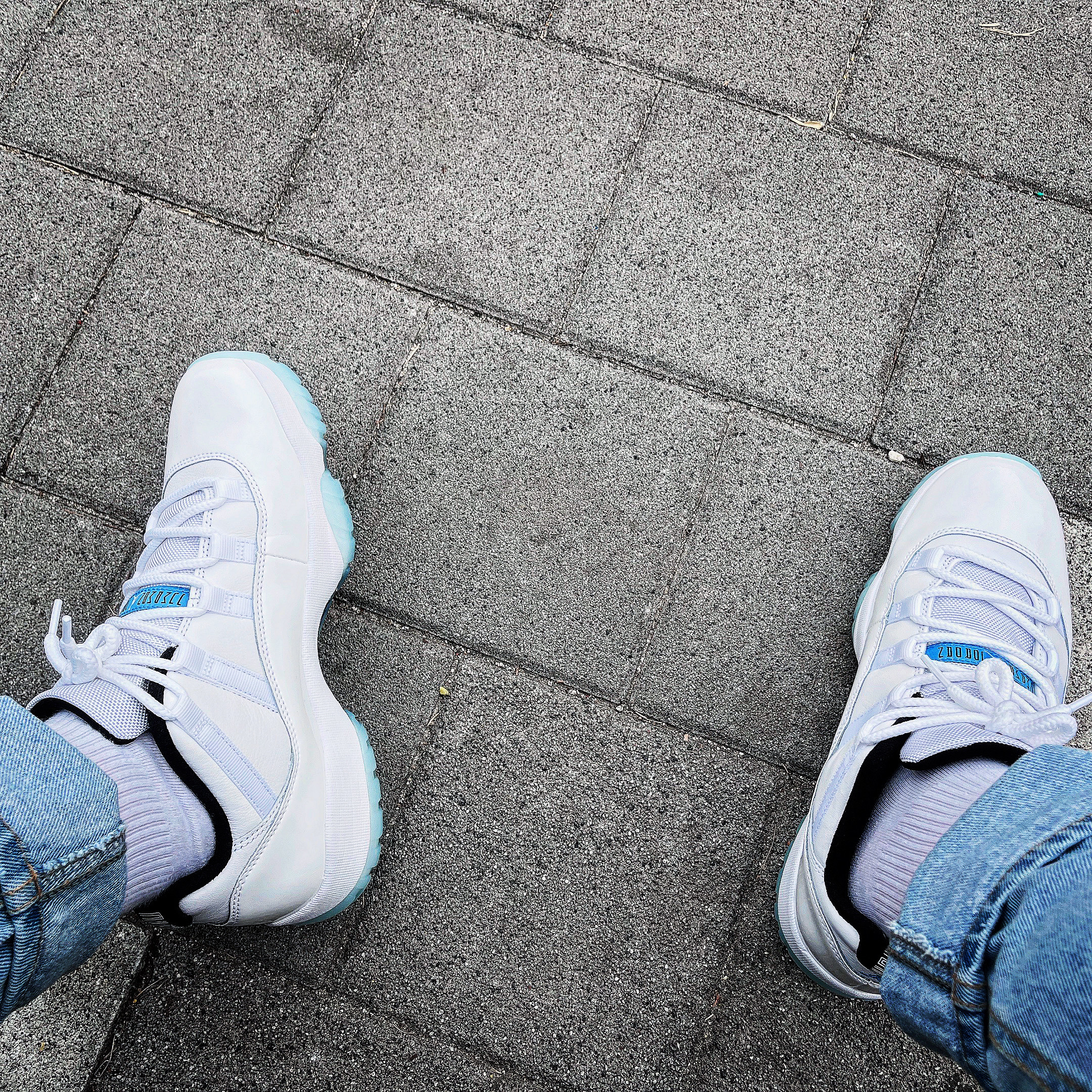 Jordan 11 Retro Low Legend Blue 착용 스타일