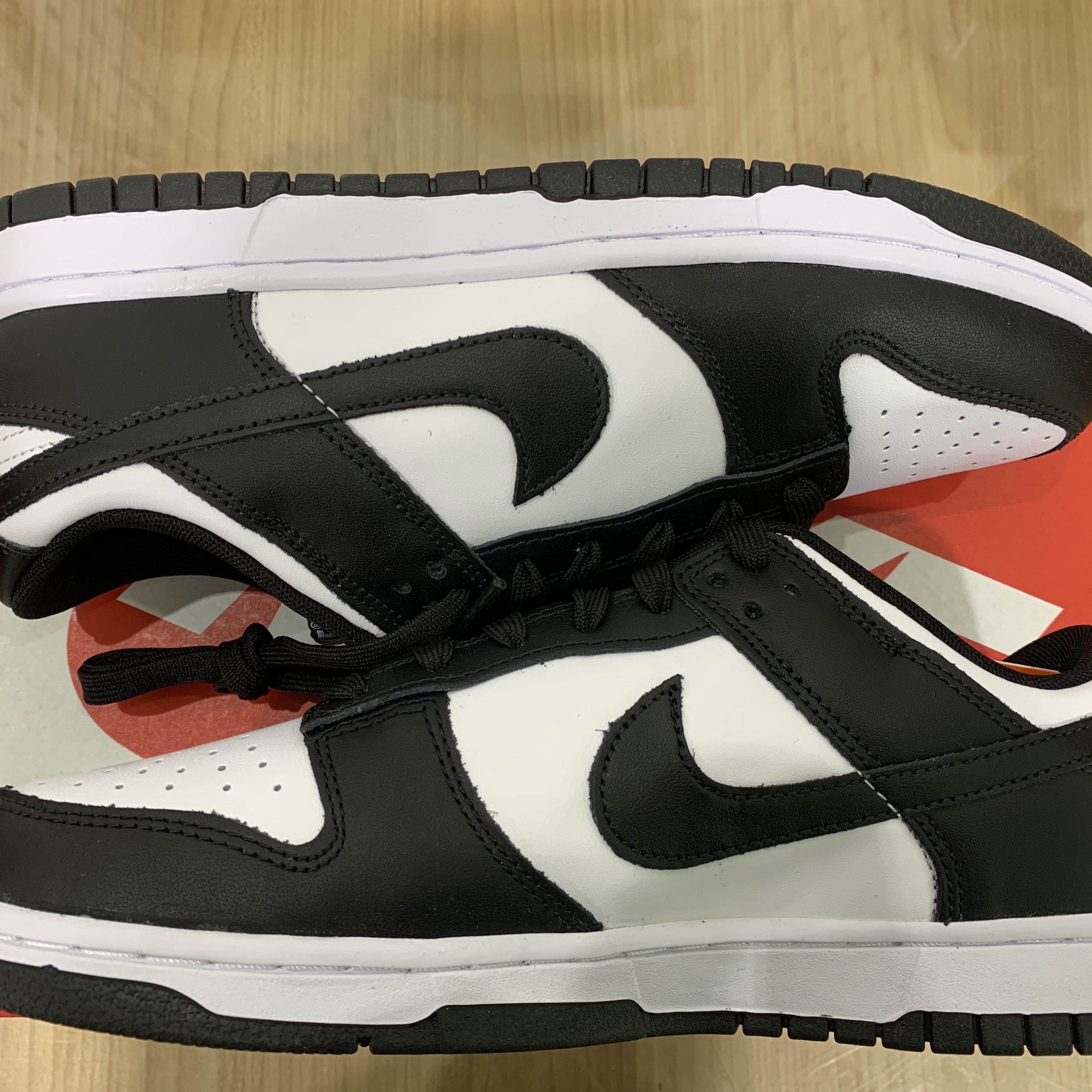 Nike Dunk Low Retro Black 착용 스타일