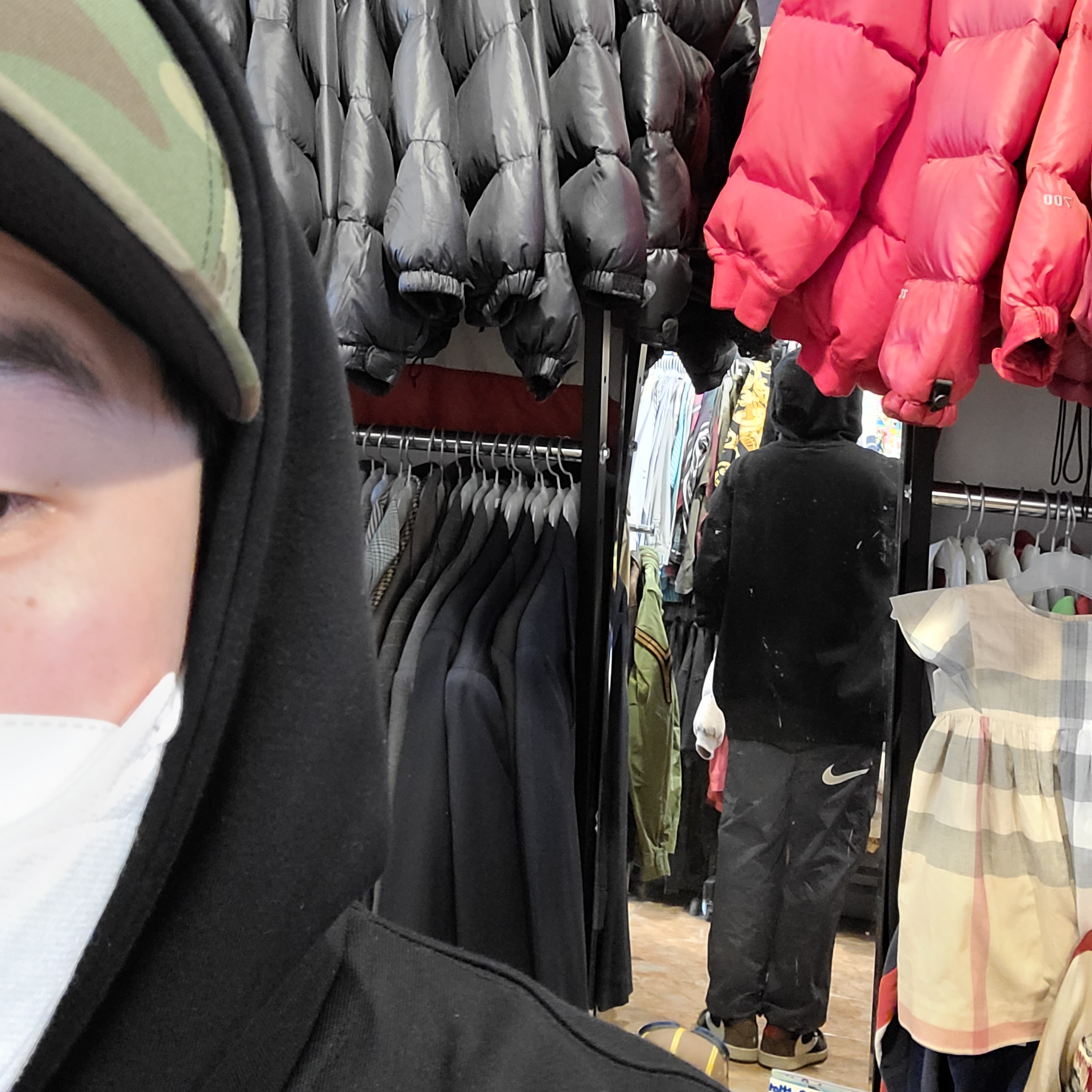 Nike x Stussy Beach Pants Off Noir, Jordan 1 x Travis Scott Retro Low OG SP Mocha 착용 스타일