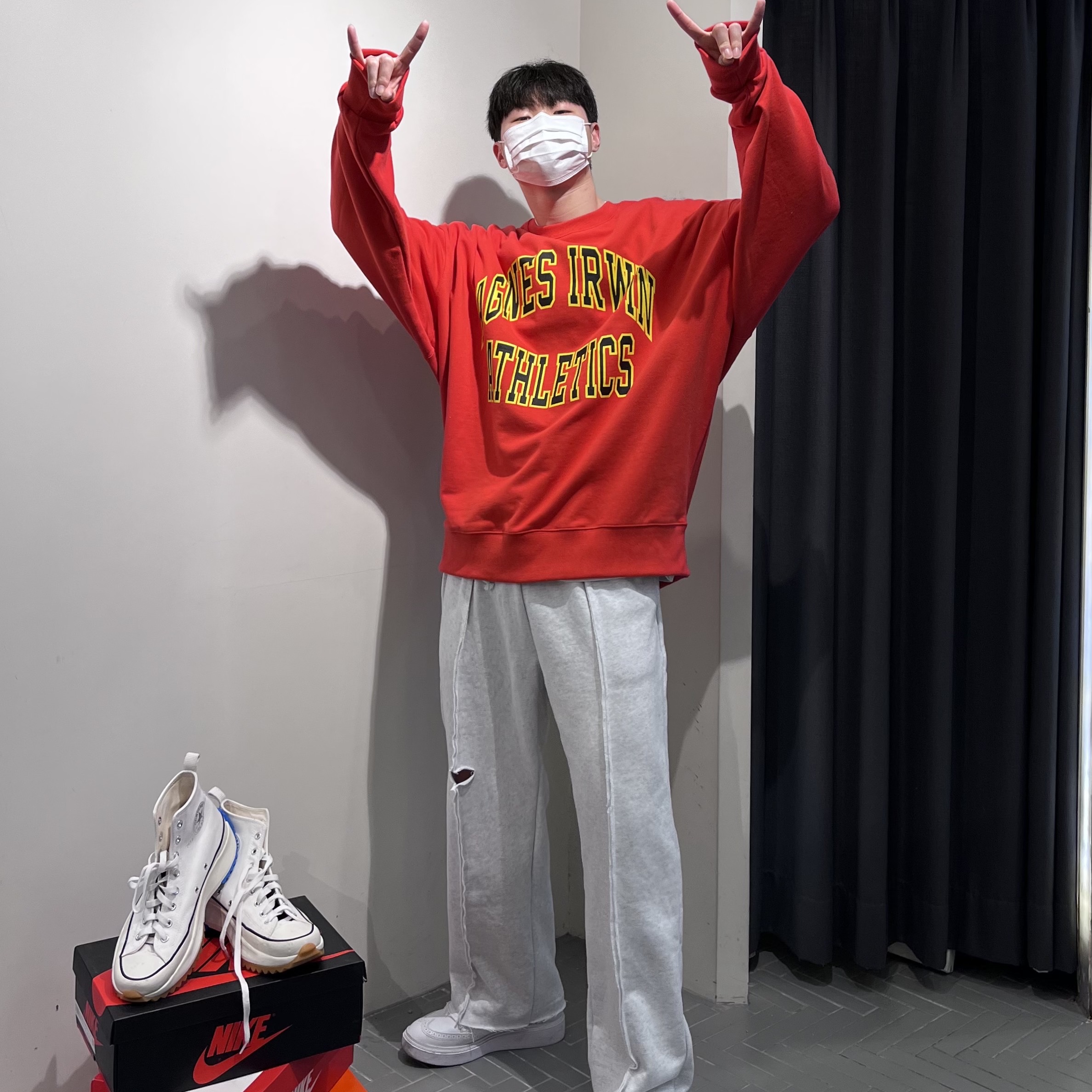 Converse x JW Anderson Run Star Hike Hi White, Nike x Peaceminusone Kwondo1 White 착용 스타일