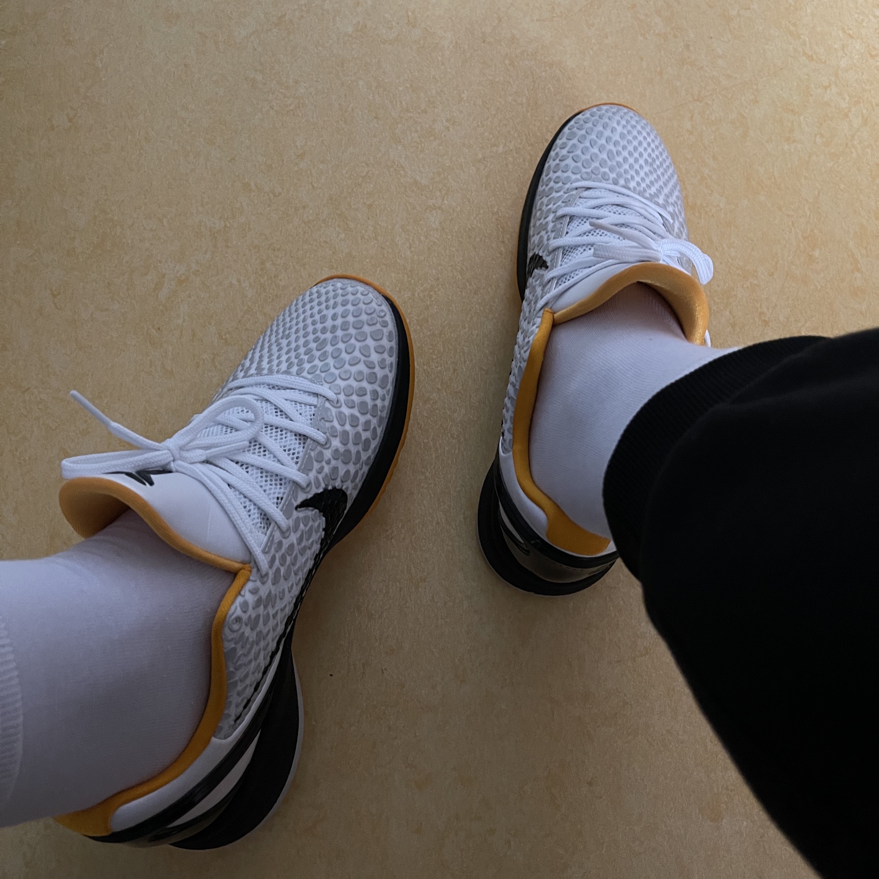 Nike Kobe 6 Protro White Del Sol, Nike Kobe 5 Protro Alternate Bruce Lee 착용 스타일 - 1