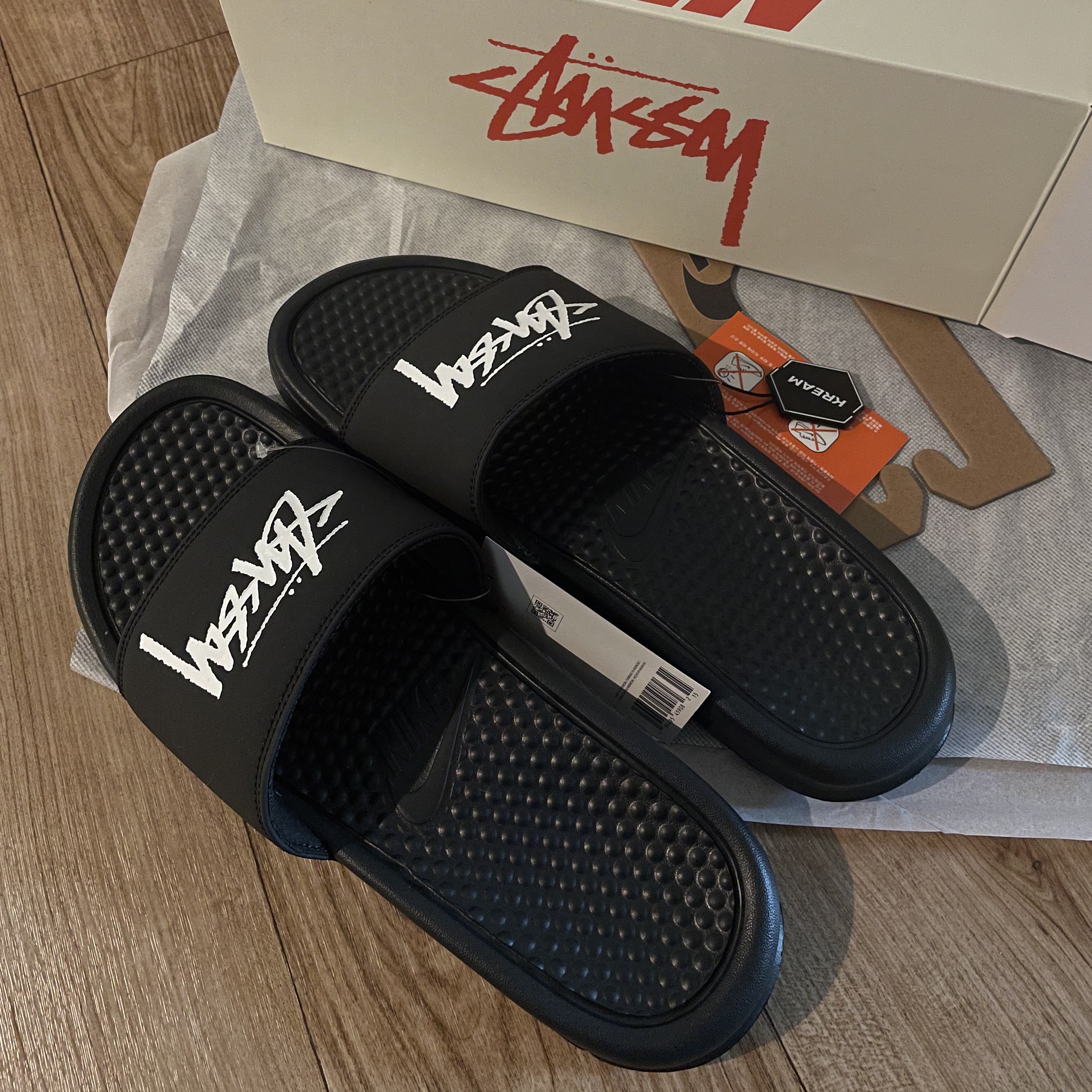Nike x Stussy Benassi Slide Off Noir 착용 스타일