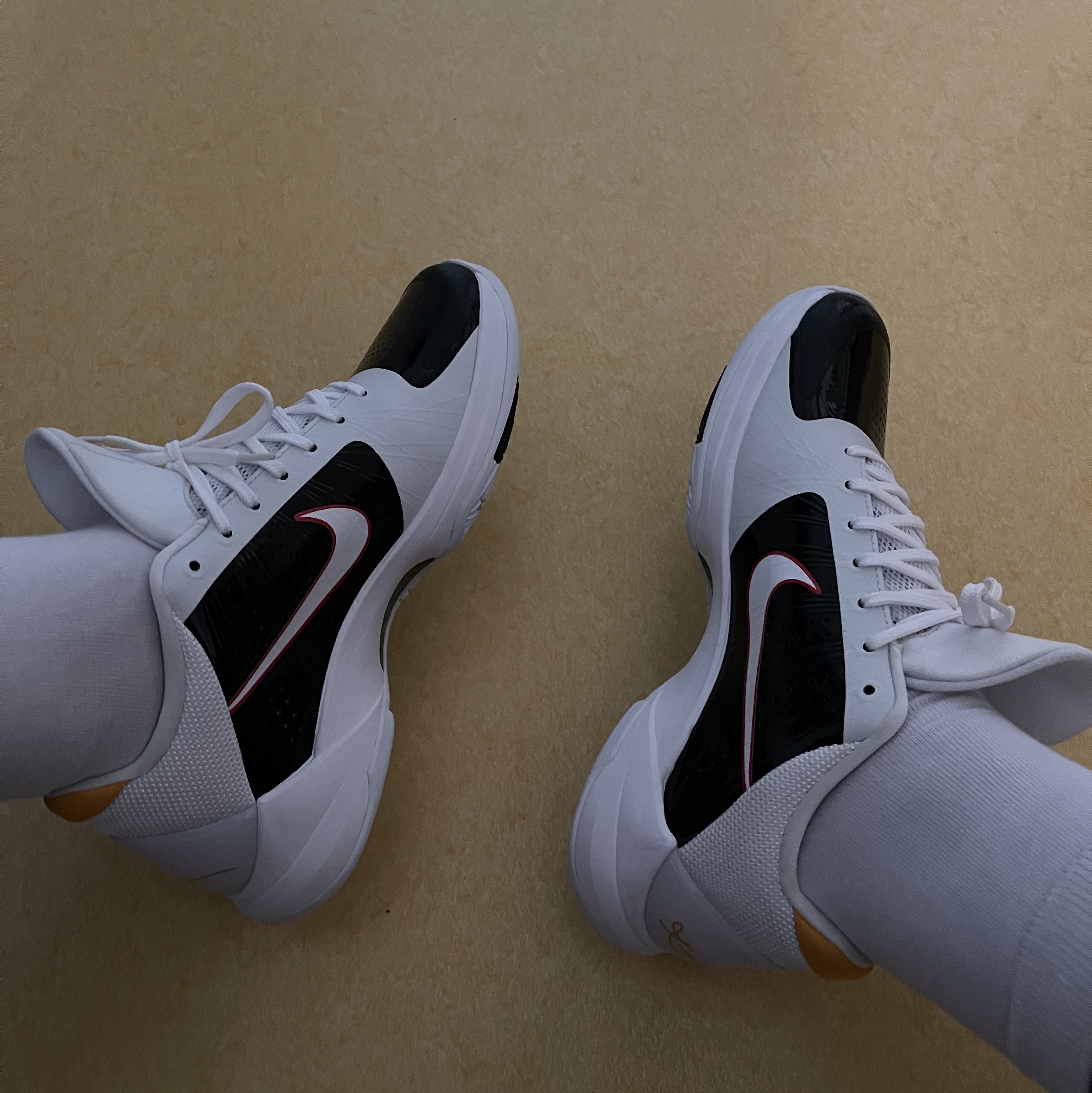 Nike Kobe 6 Protro White Del Sol, Nike Kobe 5 Protro Alternate Bruce Lee 착용 스타일 - 4