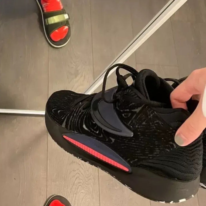 Nike KD 14 Seasonal EP Black Laser Crimson 착용 스타일 - 1