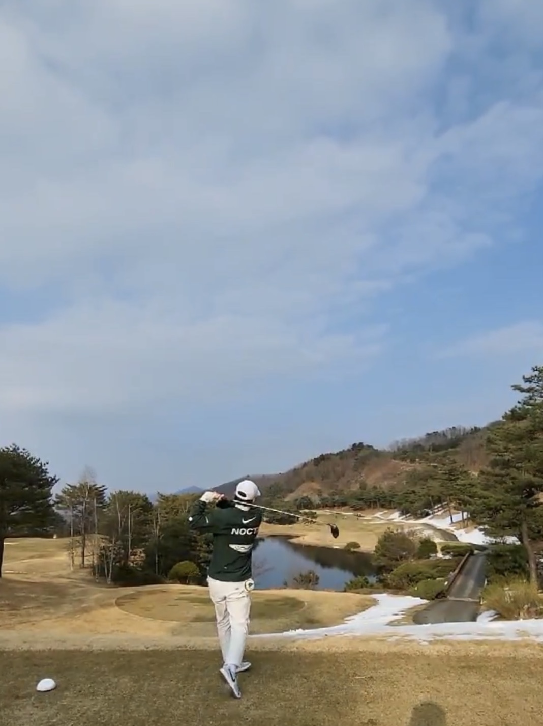 Nike x Drake Nocta Golf Mock Neck Top White - Asia, Nike x Drake Nocta Cardinal Stock Essential Cap White 착용 스타일 - 2