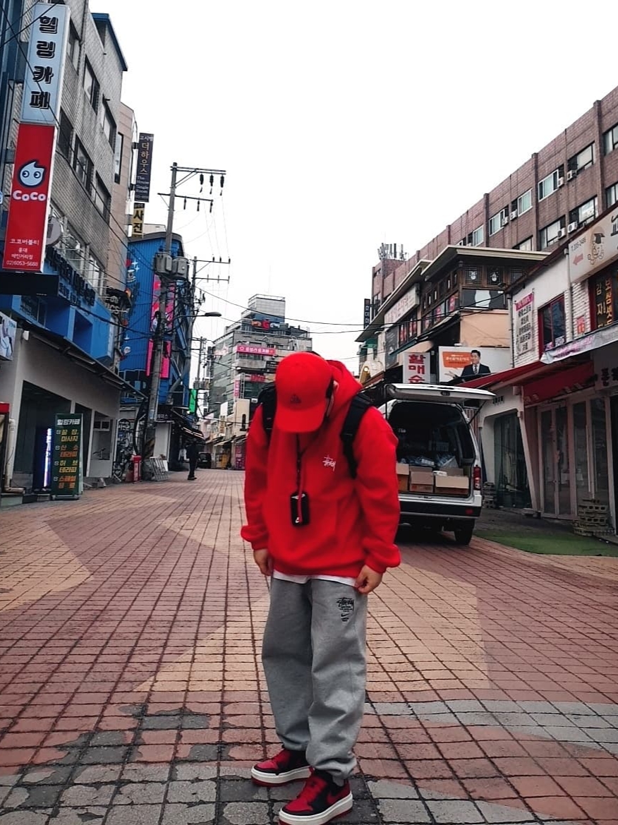 (W) Jordan 1 Elevate Low SE Bred, Nike ACG H86 Cap Habanero Red 착용 스타일 - 2