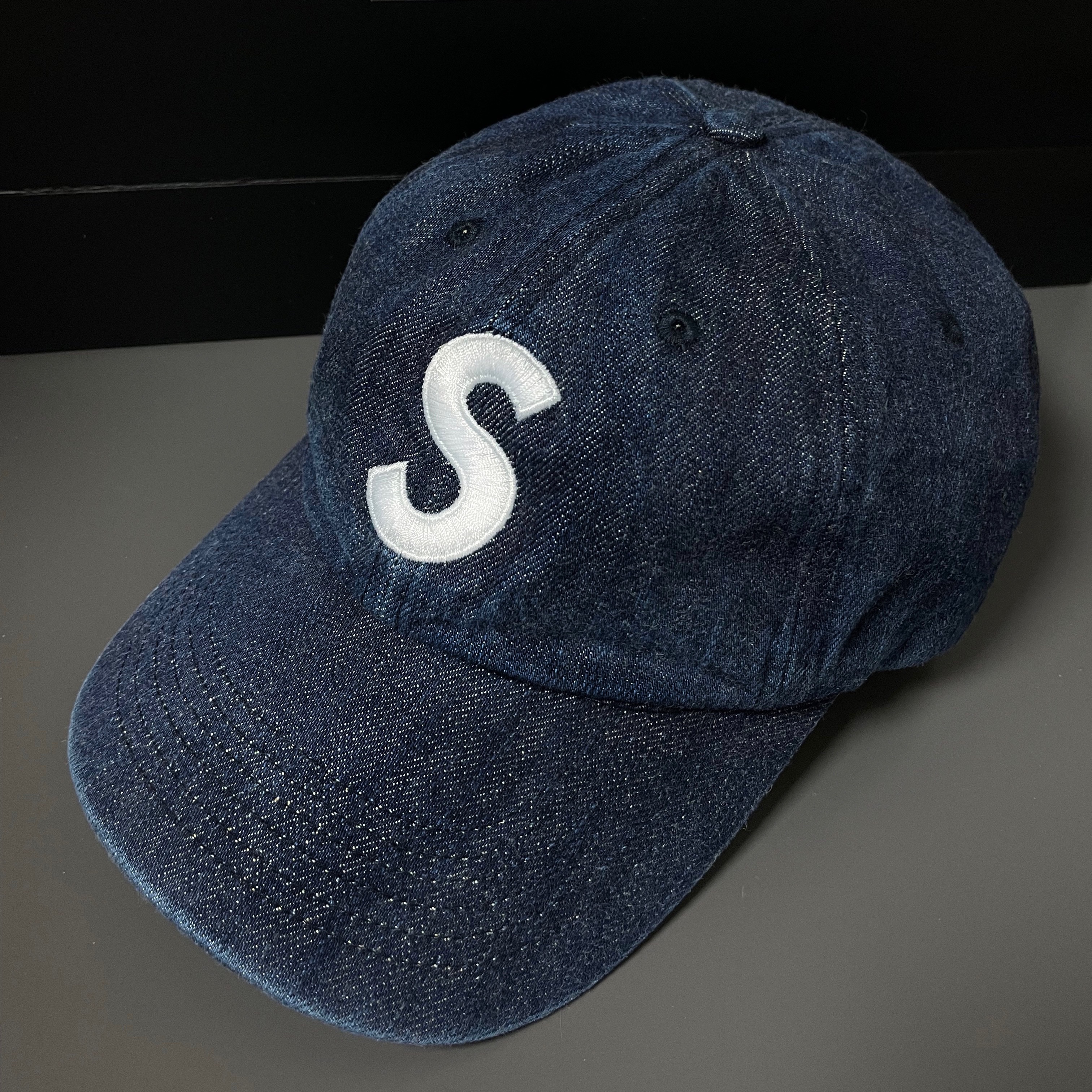 Supreme Kevlar Denim S Logo 6-Panel Indigo - 22SS 착용 스타일