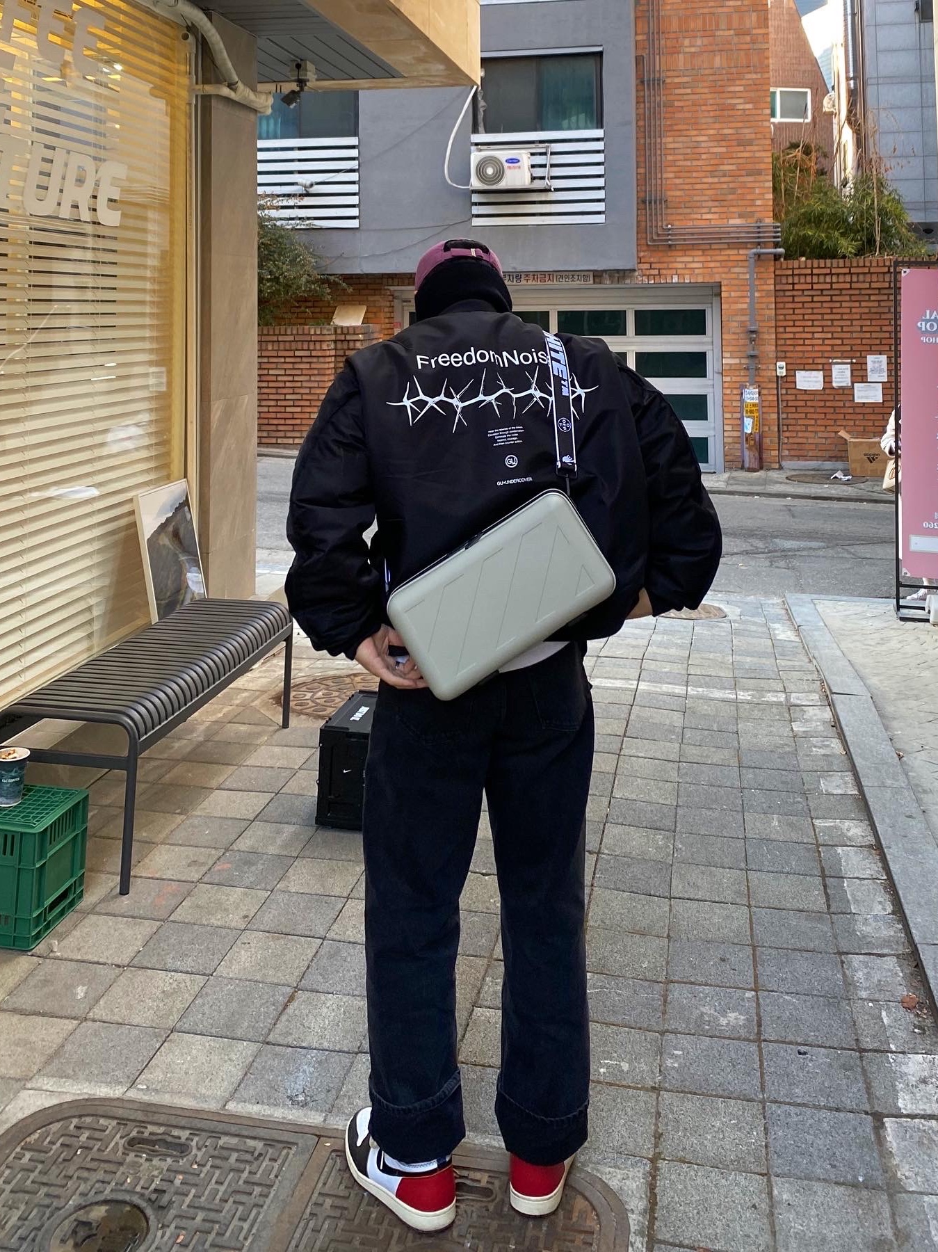 Jordan 1 x Union Retro High Black Toe, Off-White x Amore Pacific Protection Box (Without Cosmetics) 착용 스타일 - 2