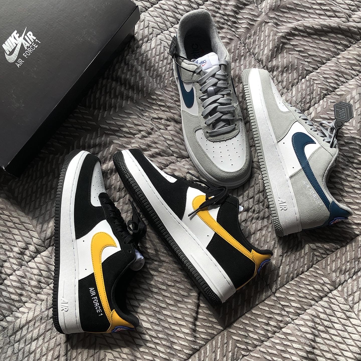 Nike Air Force 1 '07 LV8 Athletic Club Light Smoke Grey Marina, Nike Air Force 1 '07 LV8 Athletic Club Black Dark Sulfur 착용 스타일 - 4