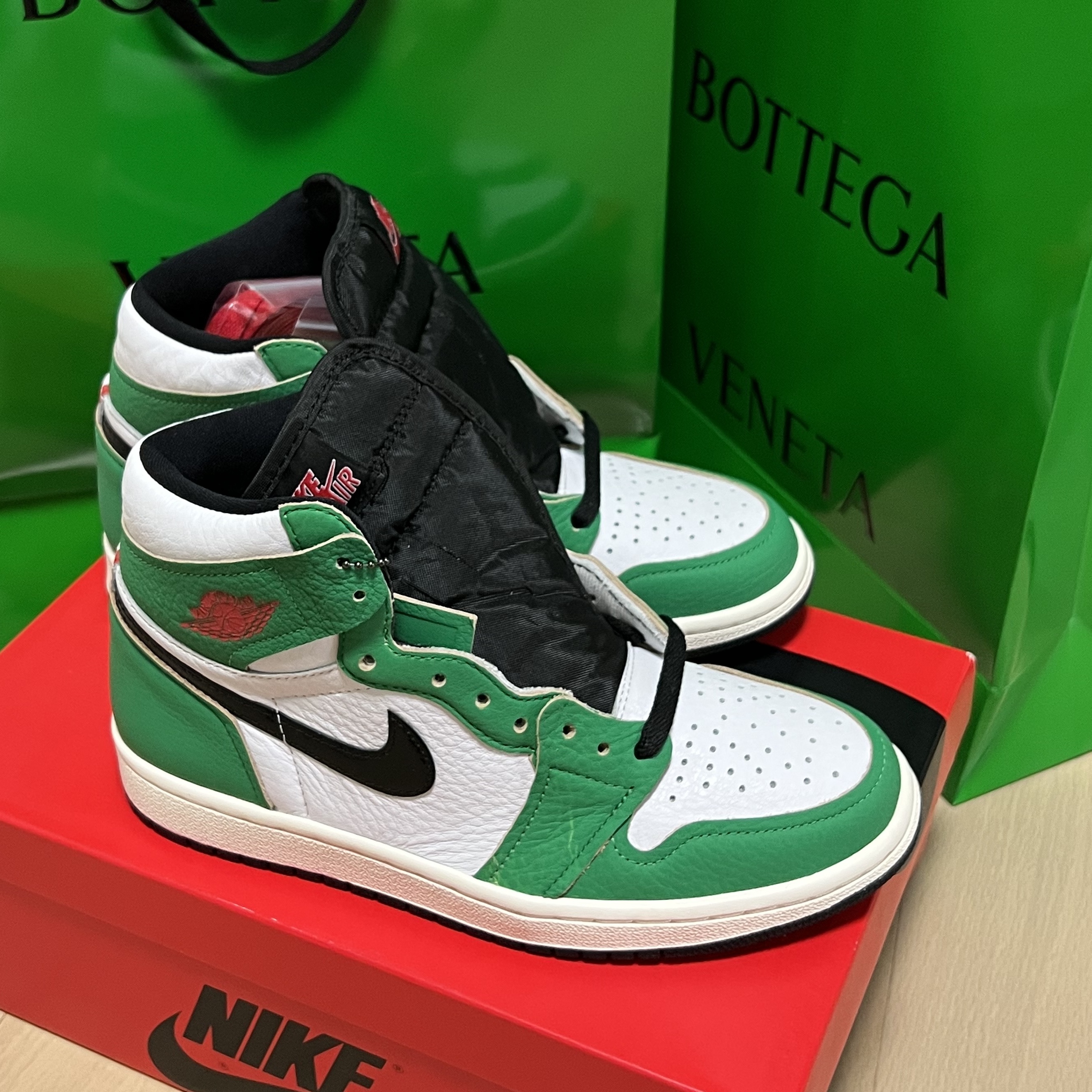 (W) Jordan 1 Retro High OG Lucky Green 착용 스타일