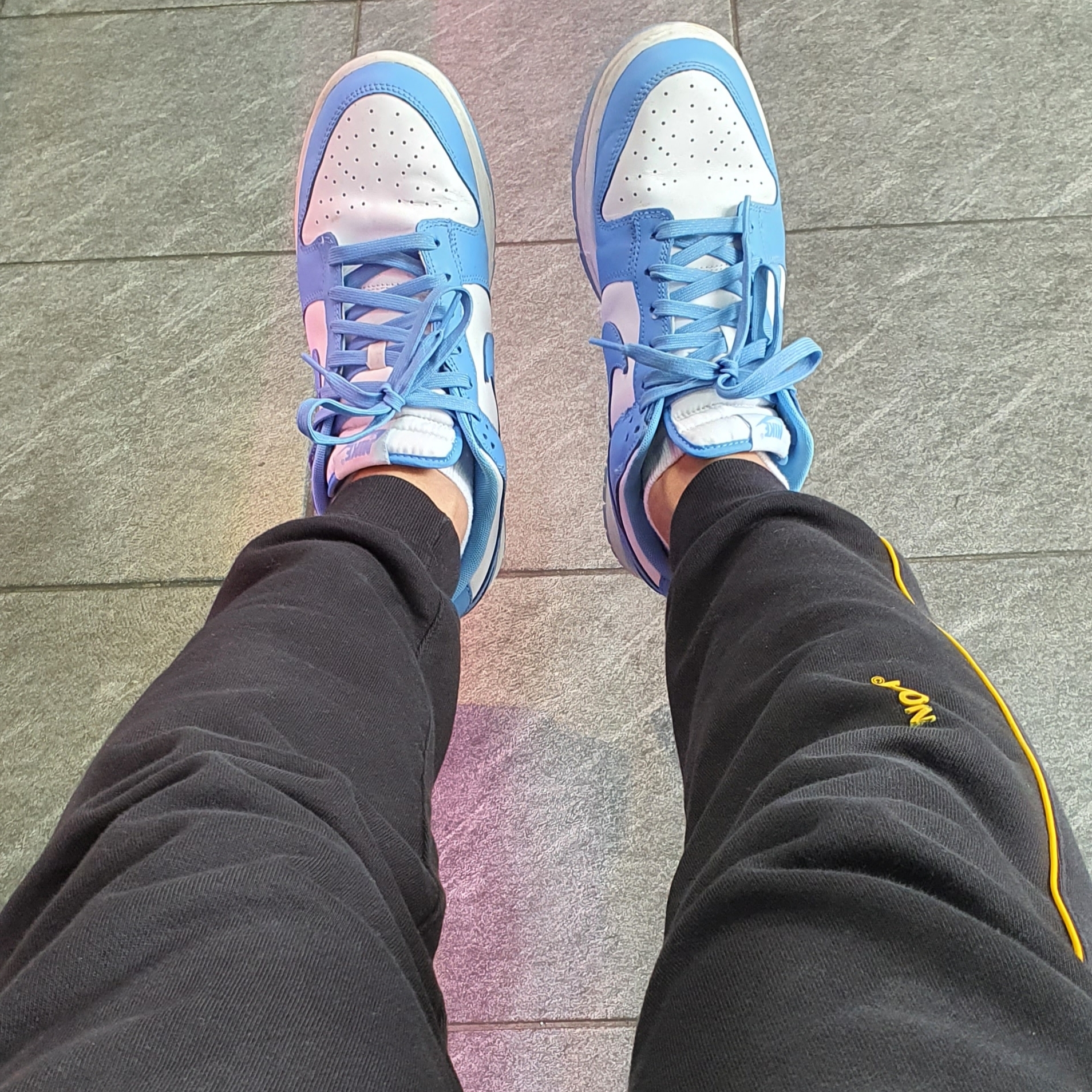 Nike Dunk Low Retro University Blue, Nike x Drake Nocta Essential Track Pants Black - Asia 착용 스타일