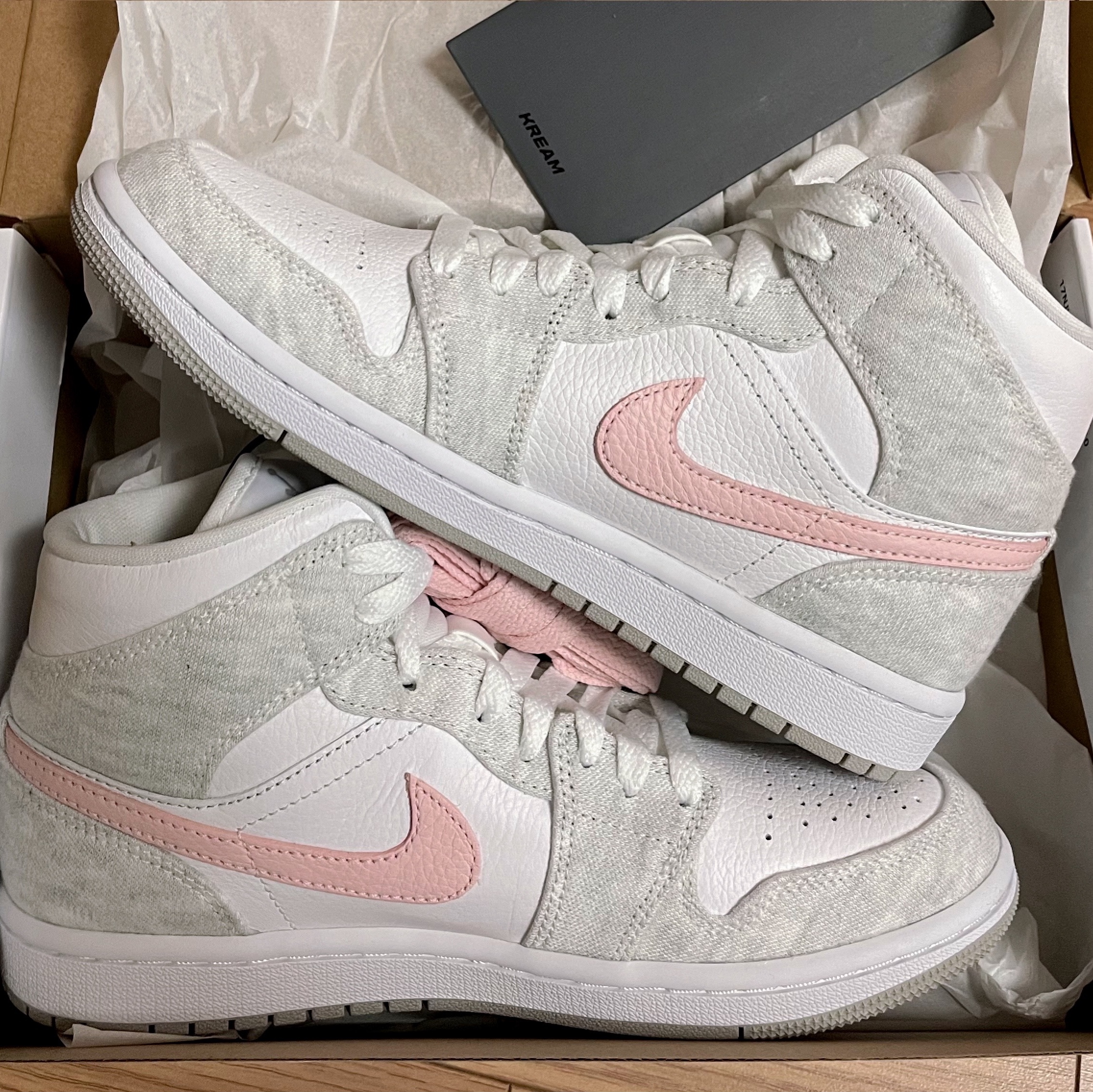 (W) Jordan 1 Mid SE Light Iron Ore 착용 스타일 - 2