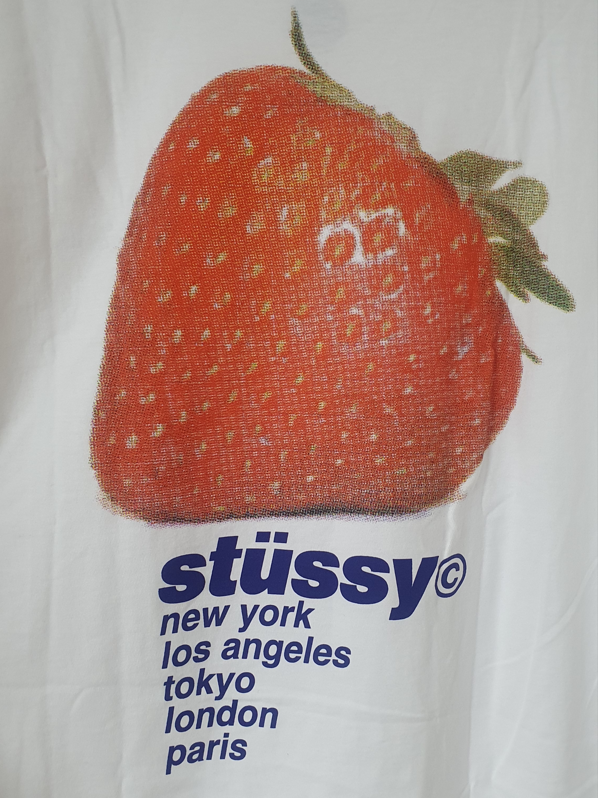 Stussy Strawberry T-Shirt White 착용 스타일